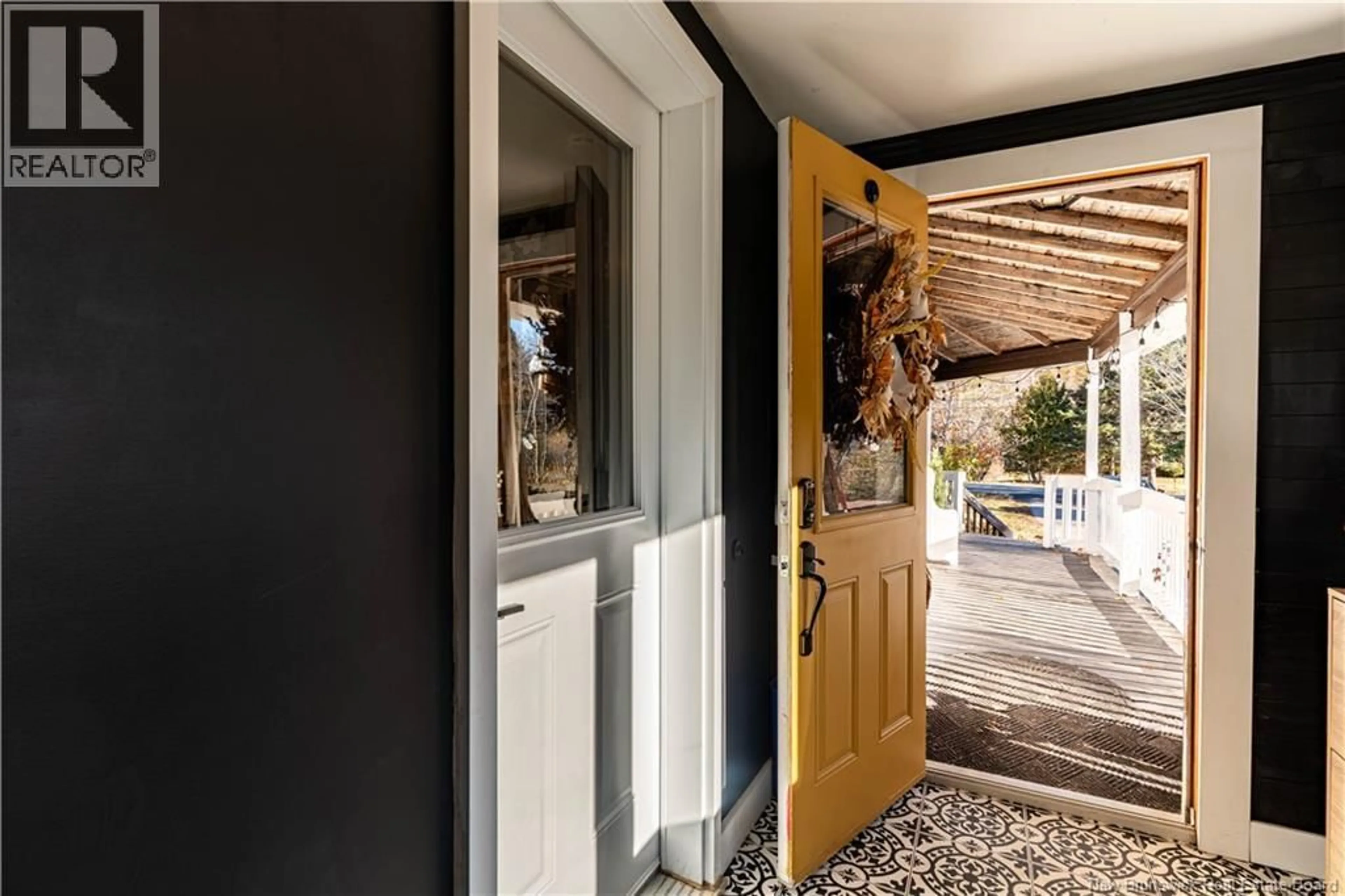 Indoor entryway for 12604 ROUTE 430, Chaplin Island Road New Brunswick E1V4Z1