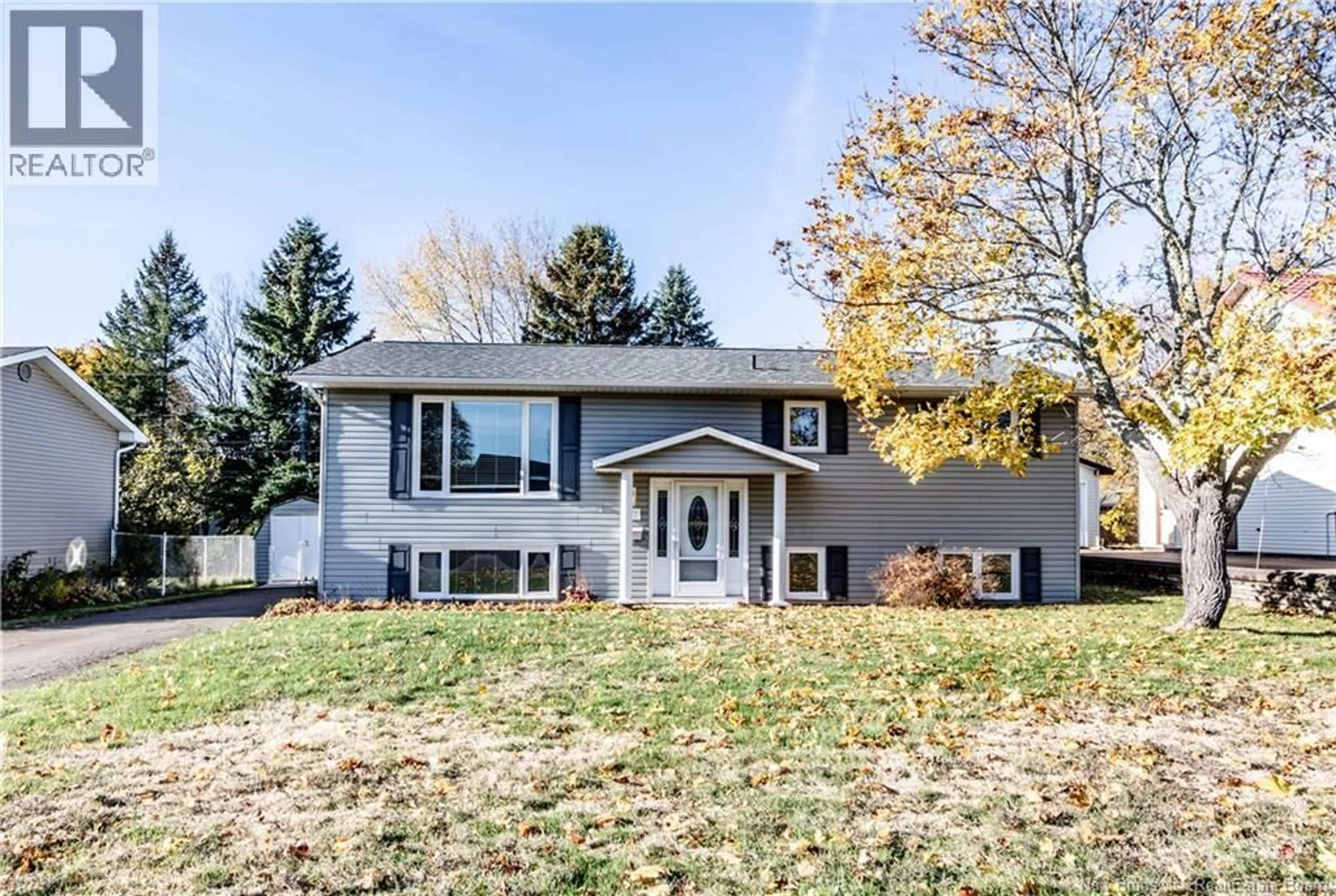 Home with vinyl exterior material, street for 555 BREAU, Dieppe New Brunswick E1A5N1