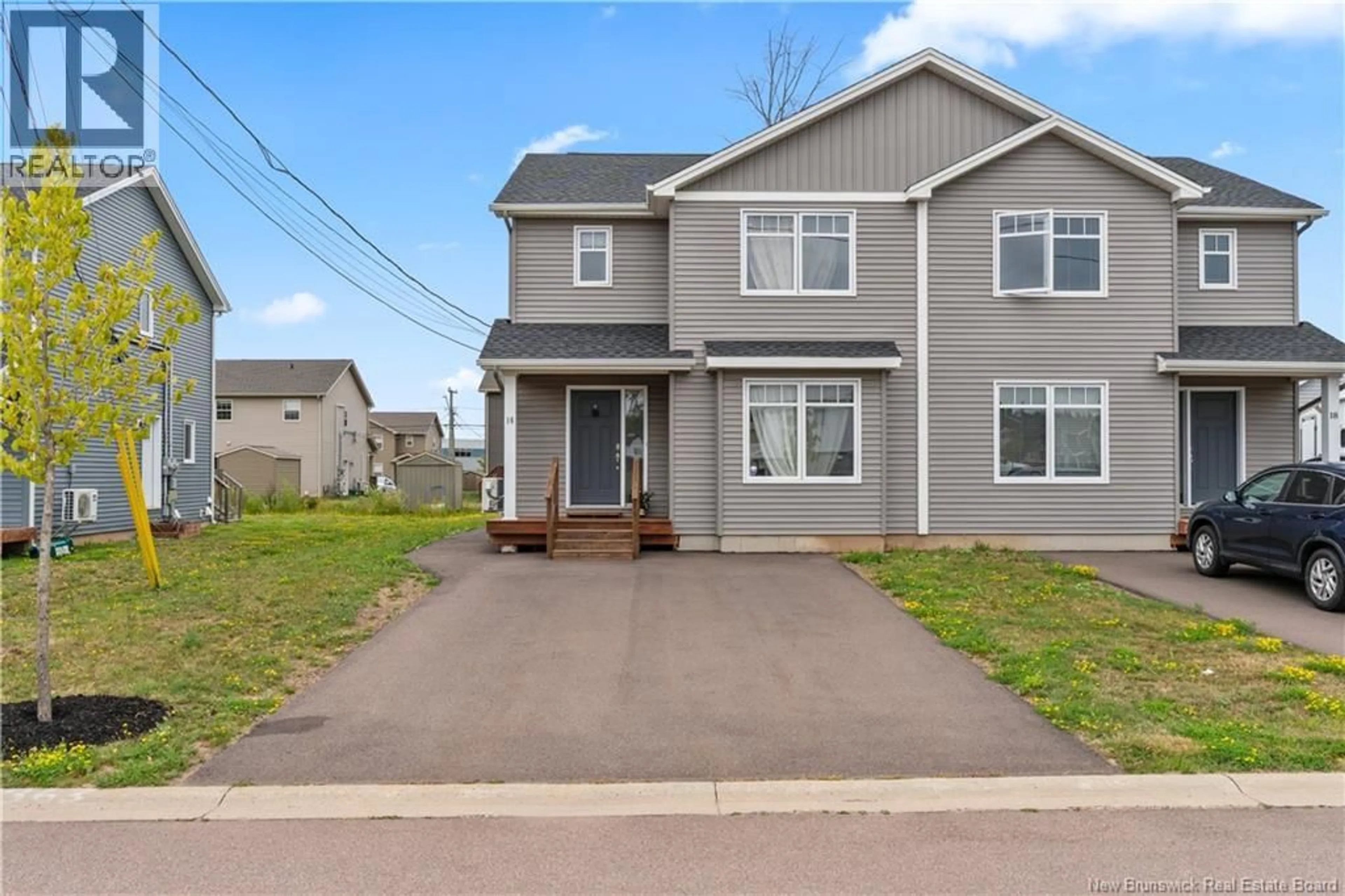 Home with vinyl exterior material, street for 16 BROOKLYN, Moncton New Brunswick E1A7E8