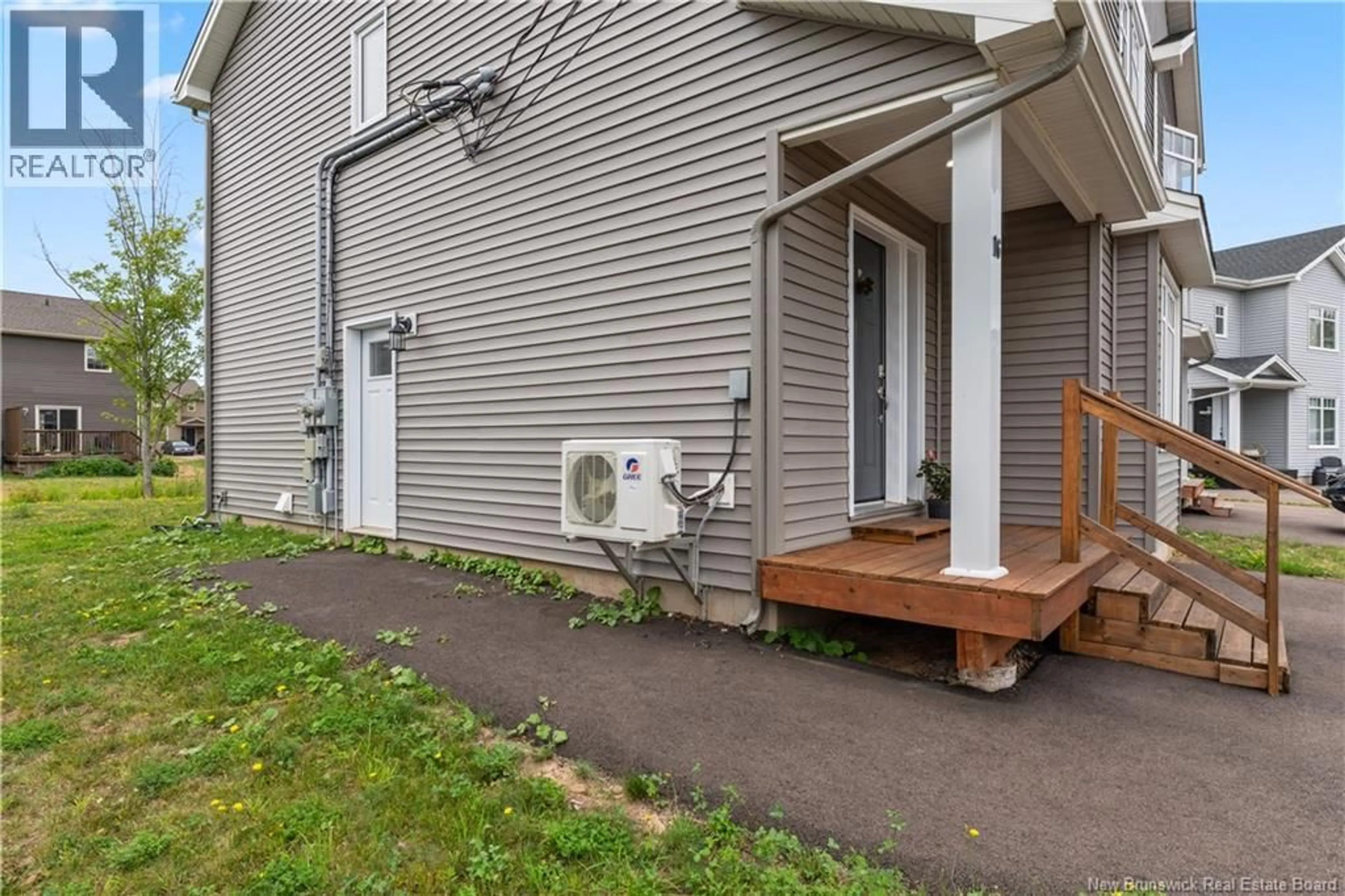 Patio, street for 16 BROOKLYN, Moncton New Brunswick E1A7E8