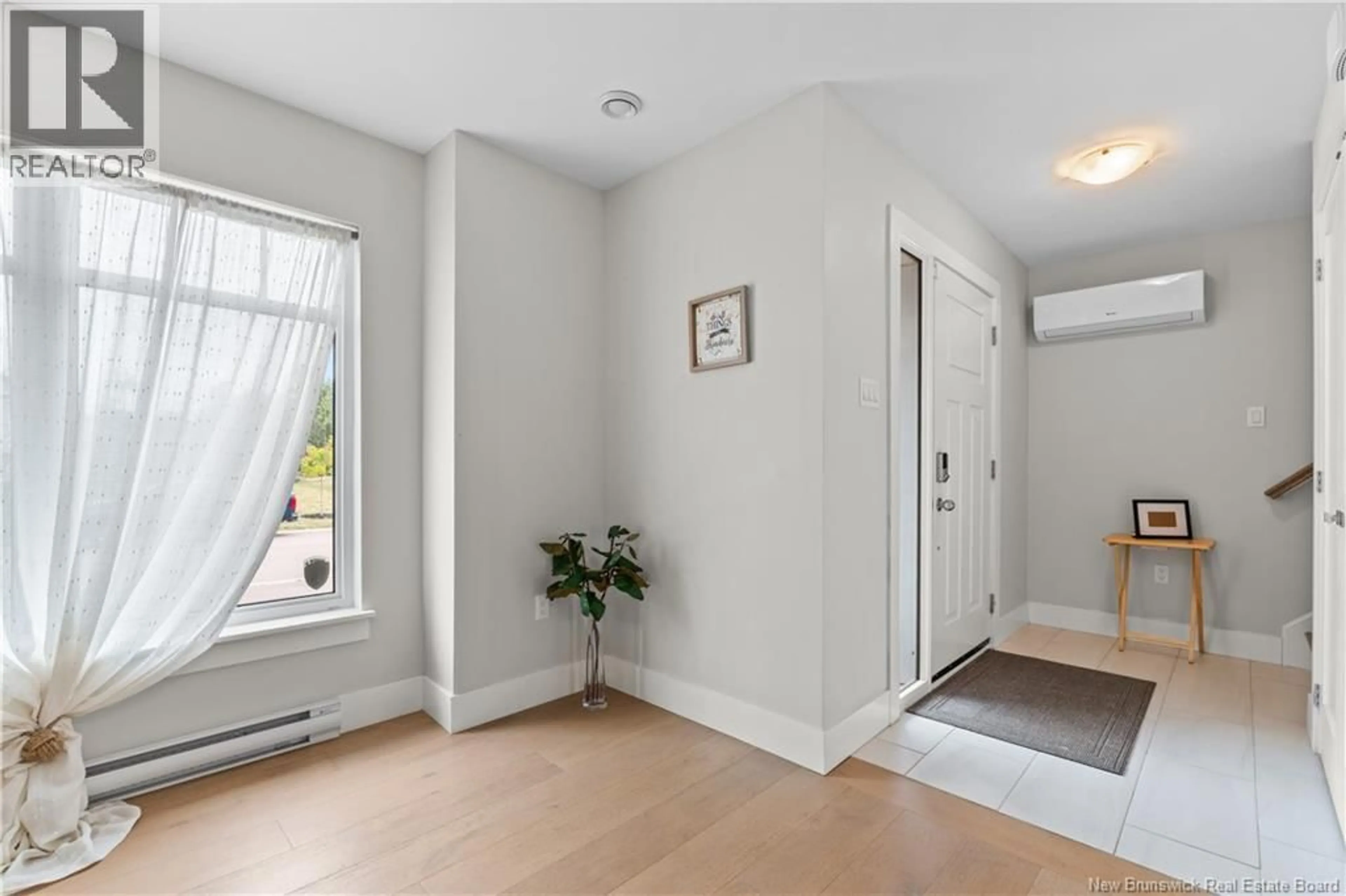 Indoor entryway for 16 BROOKLYN, Moncton New Brunswick E1A7E8