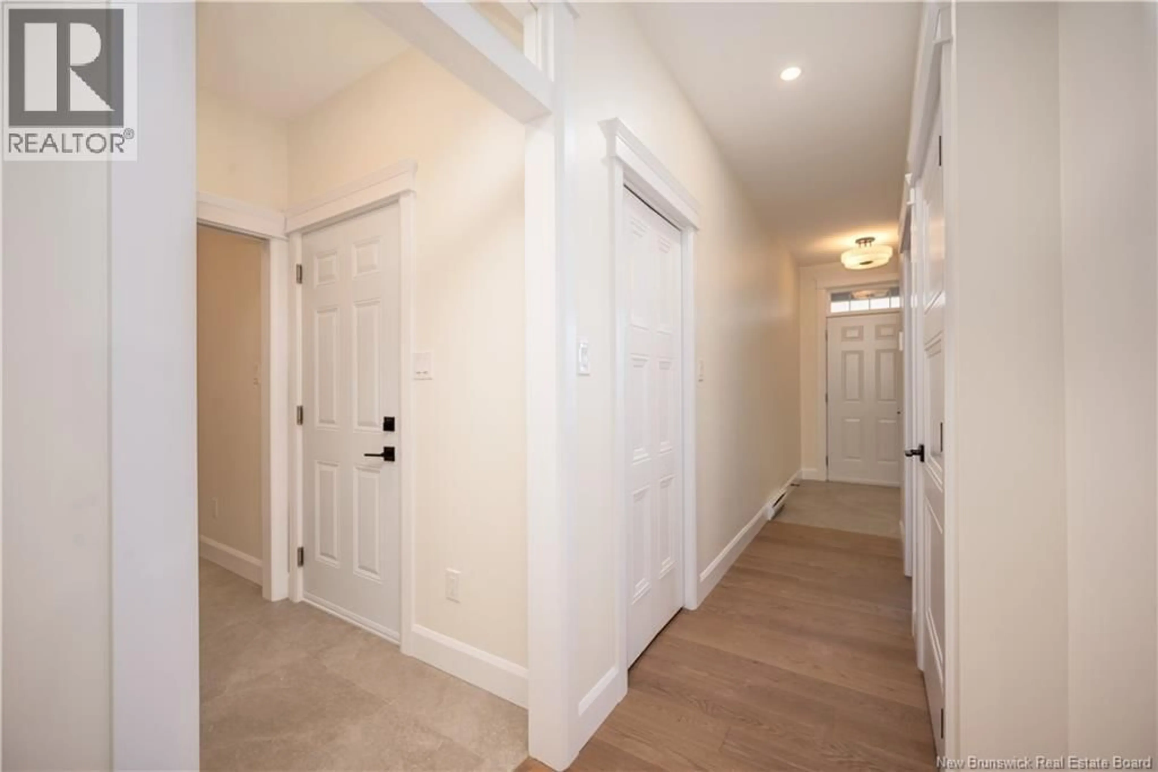 Indoor entryway for 552 ROYAL OAKS BOULEVARD, Moncton New Brunswick E1H3S7