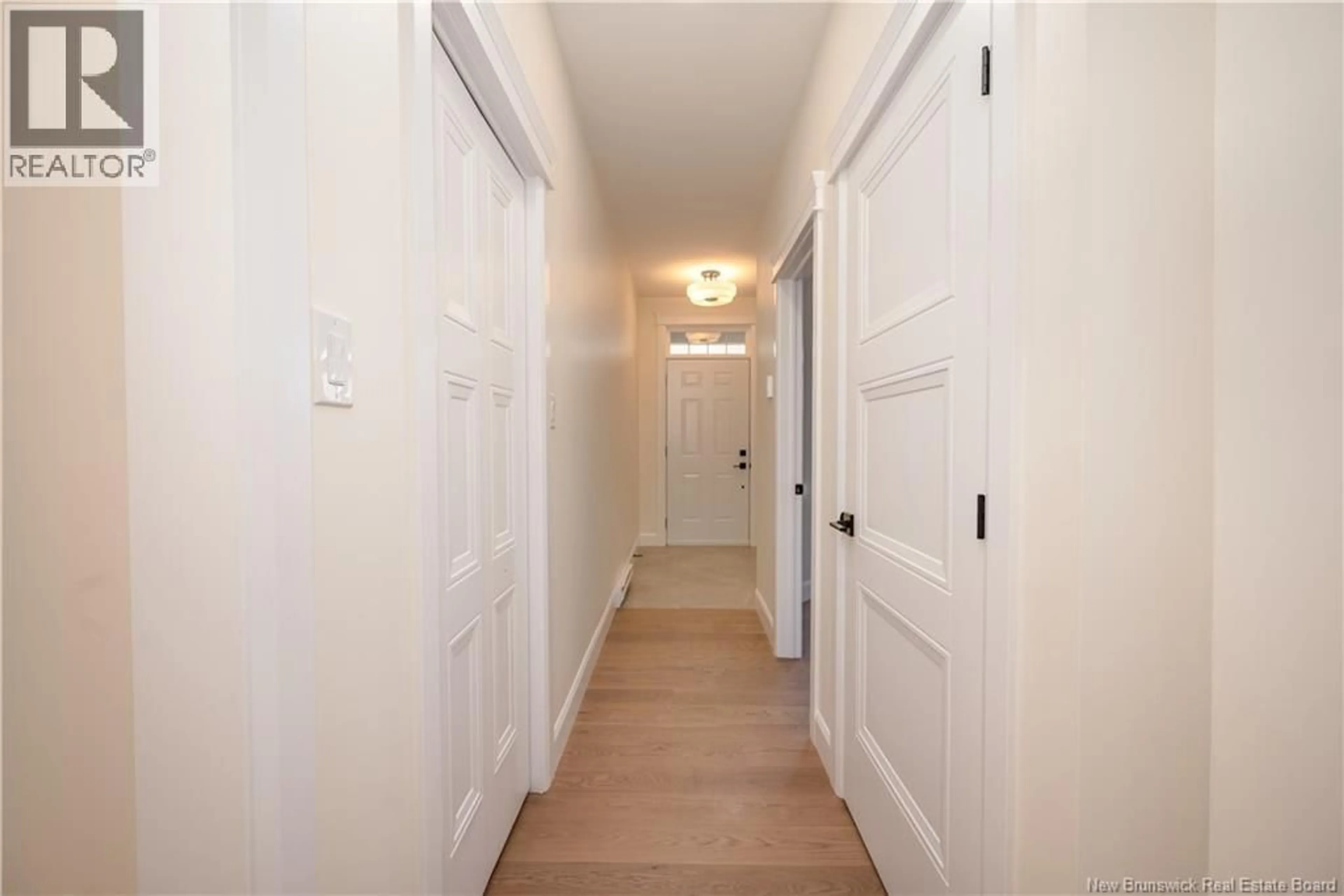 Indoor foyer for 552 ROYAL OAKS BOULEVARD, Moncton New Brunswick E1H3S7