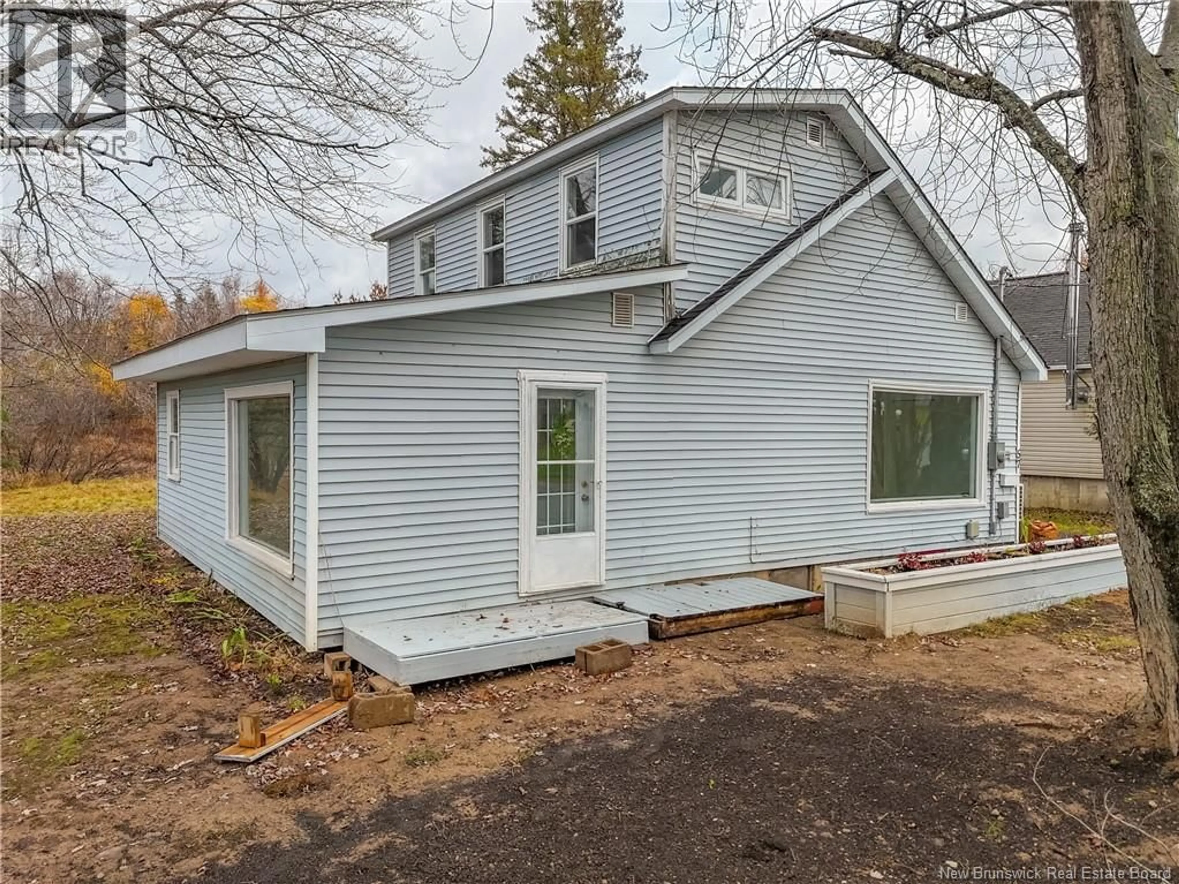 Home with vinyl exterior material, building for 57 FISHER AVENUE, Fredericton New Brunswick E3A4J1