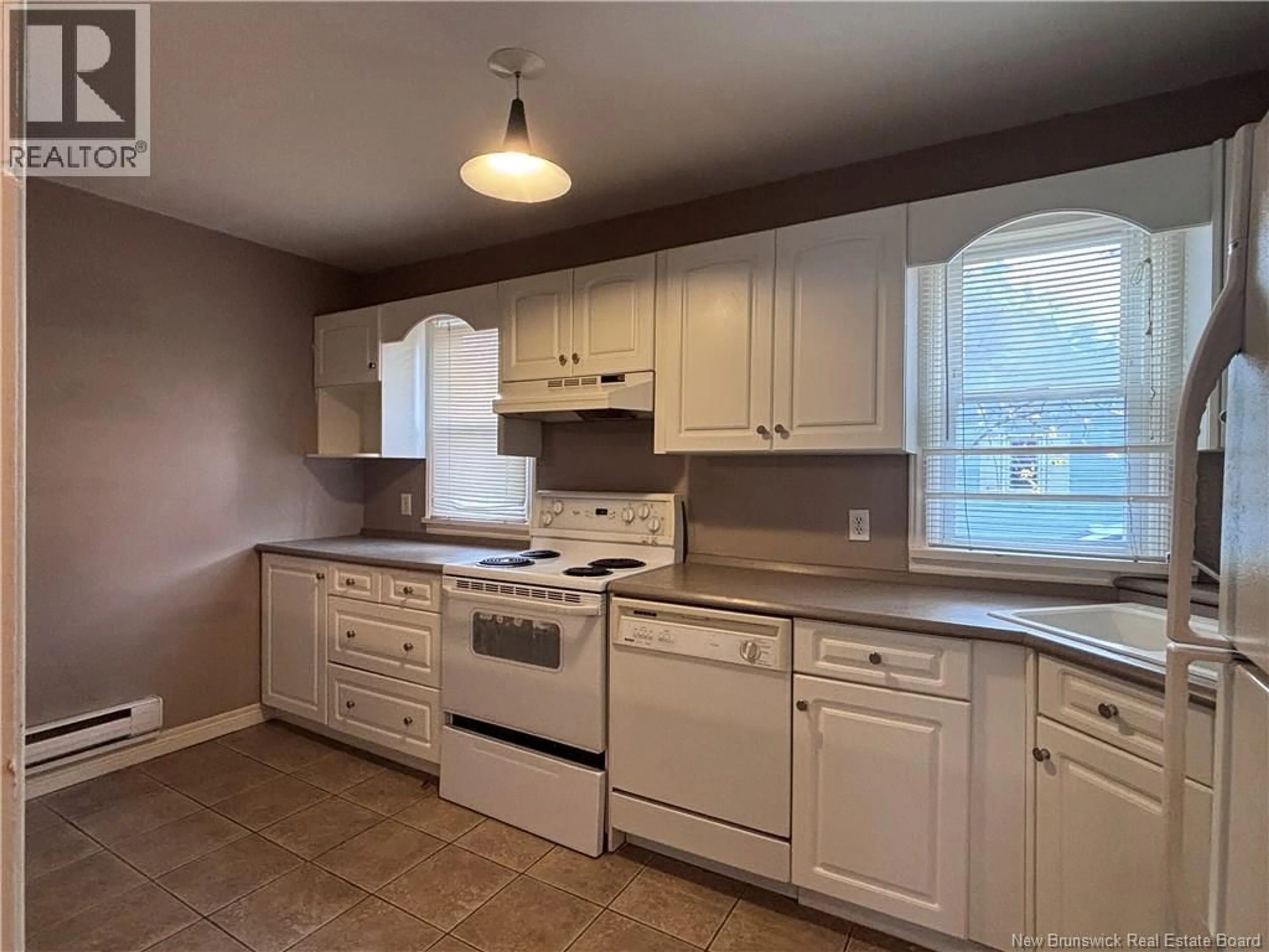 Standard kitchen, ceramic/tile floor for 638 KINGS COLLEGE ROAD, Fredericton New Brunswick E3B2G8