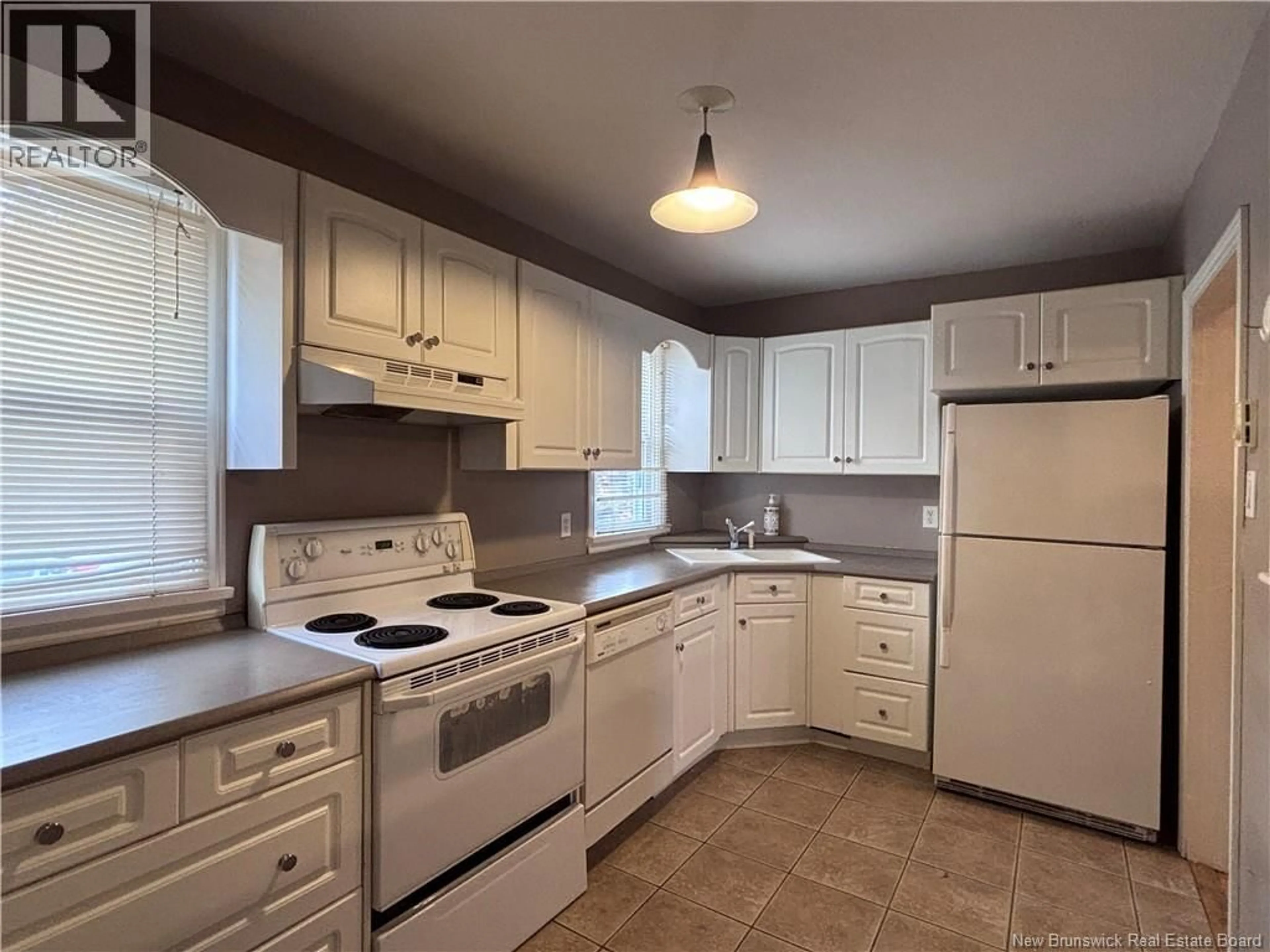 Standard kitchen, unknown for 638 KINGS COLLEGE ROAD, Fredericton New Brunswick E3B2G8