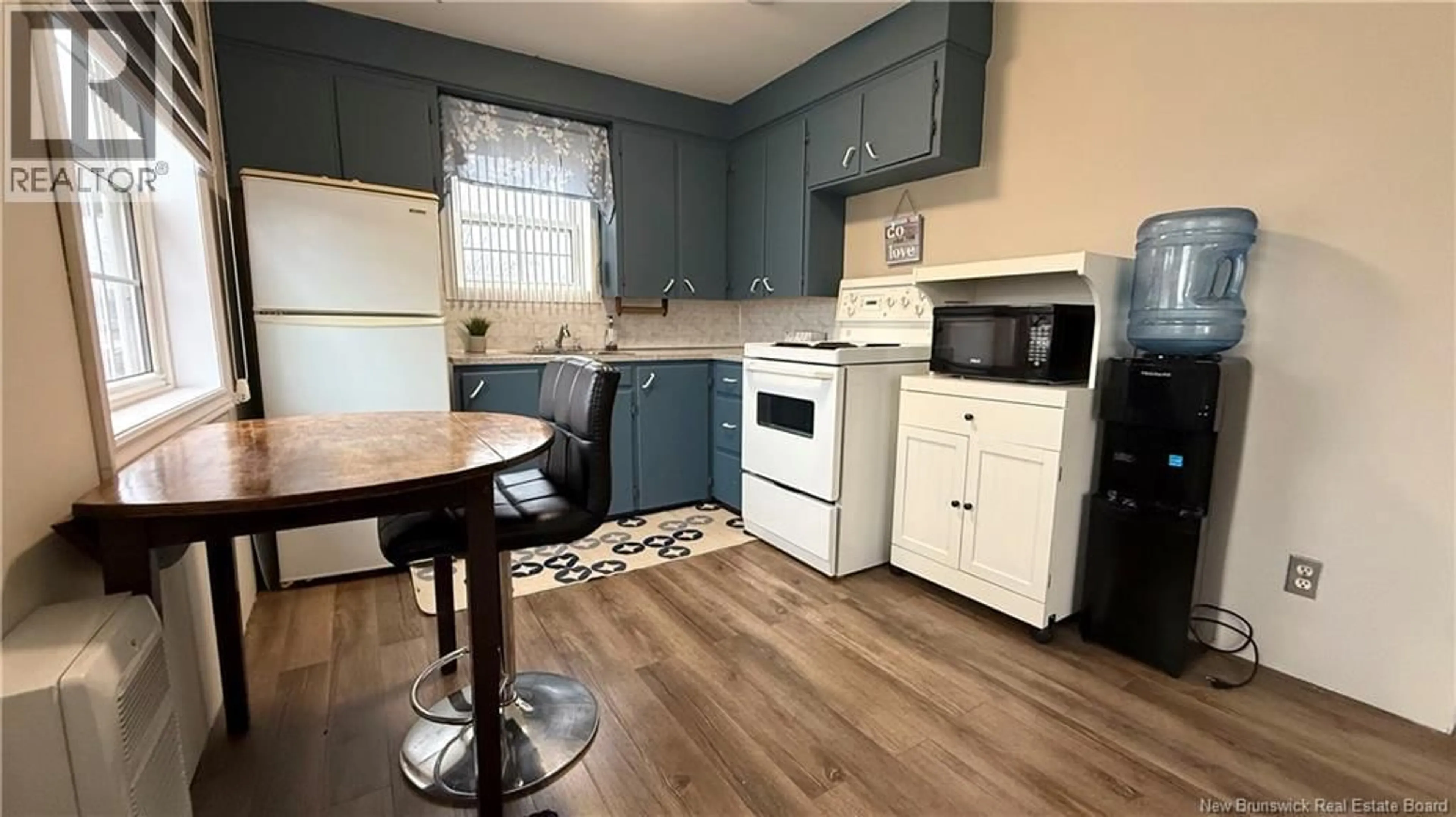 Standard kitchen, unknown for 37 MOISE, Rogersville New Brunswick E4Y1T7