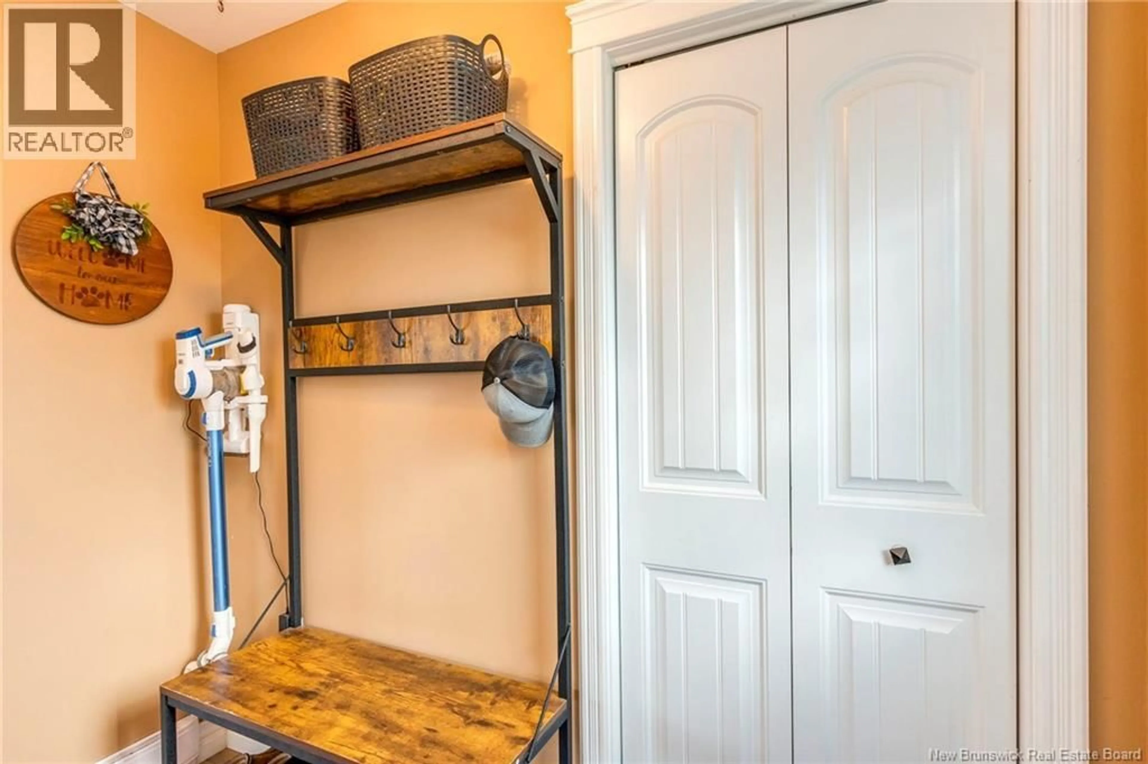 Indoor entryway for 1633 ROUTE 111, Bains Corner New Brunswick E5R1R4