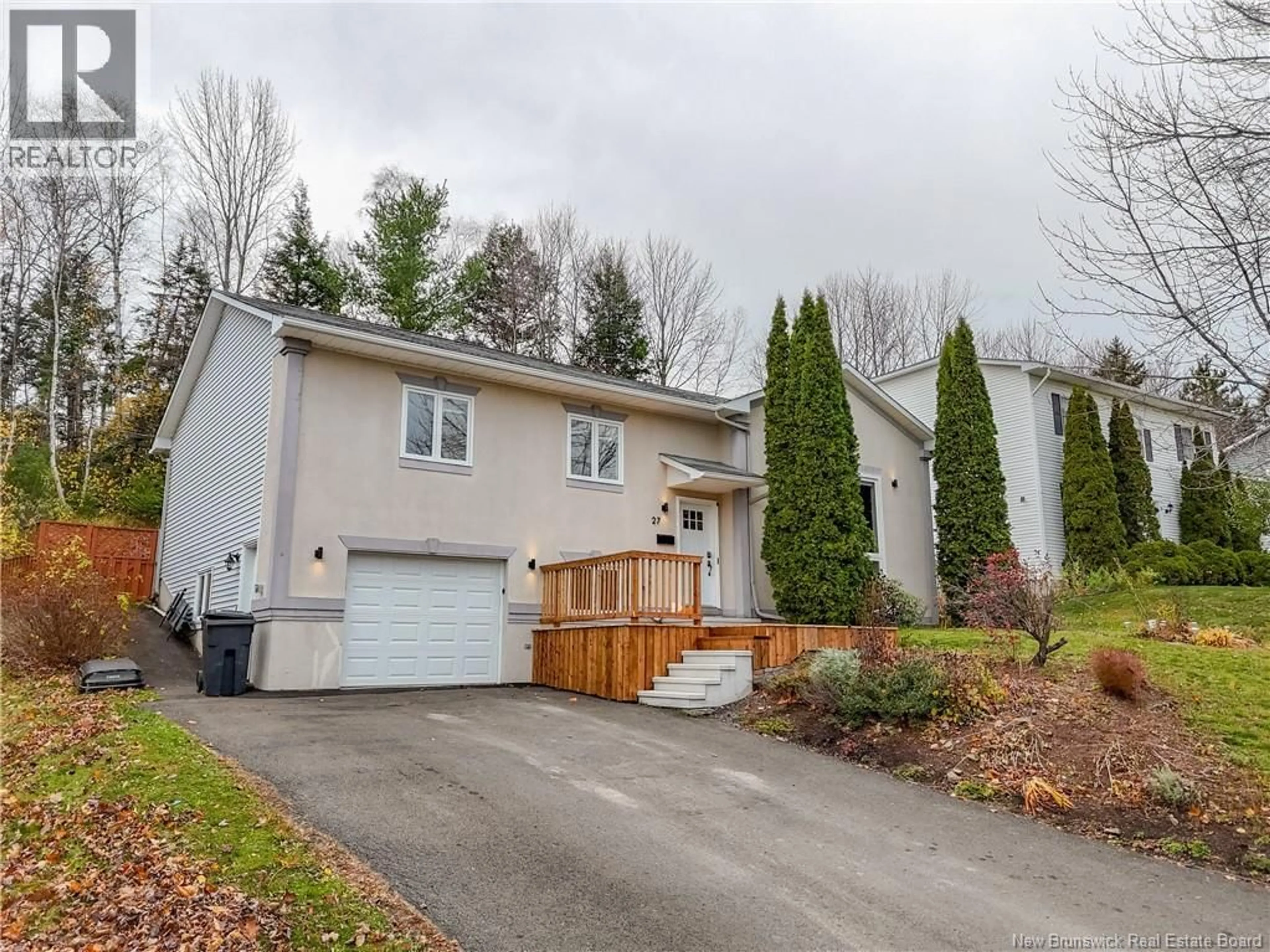 Home with vinyl exterior material, street for 27 STONEYBROOK CRESCENT, Fredericton New Brunswick E3B6Y2