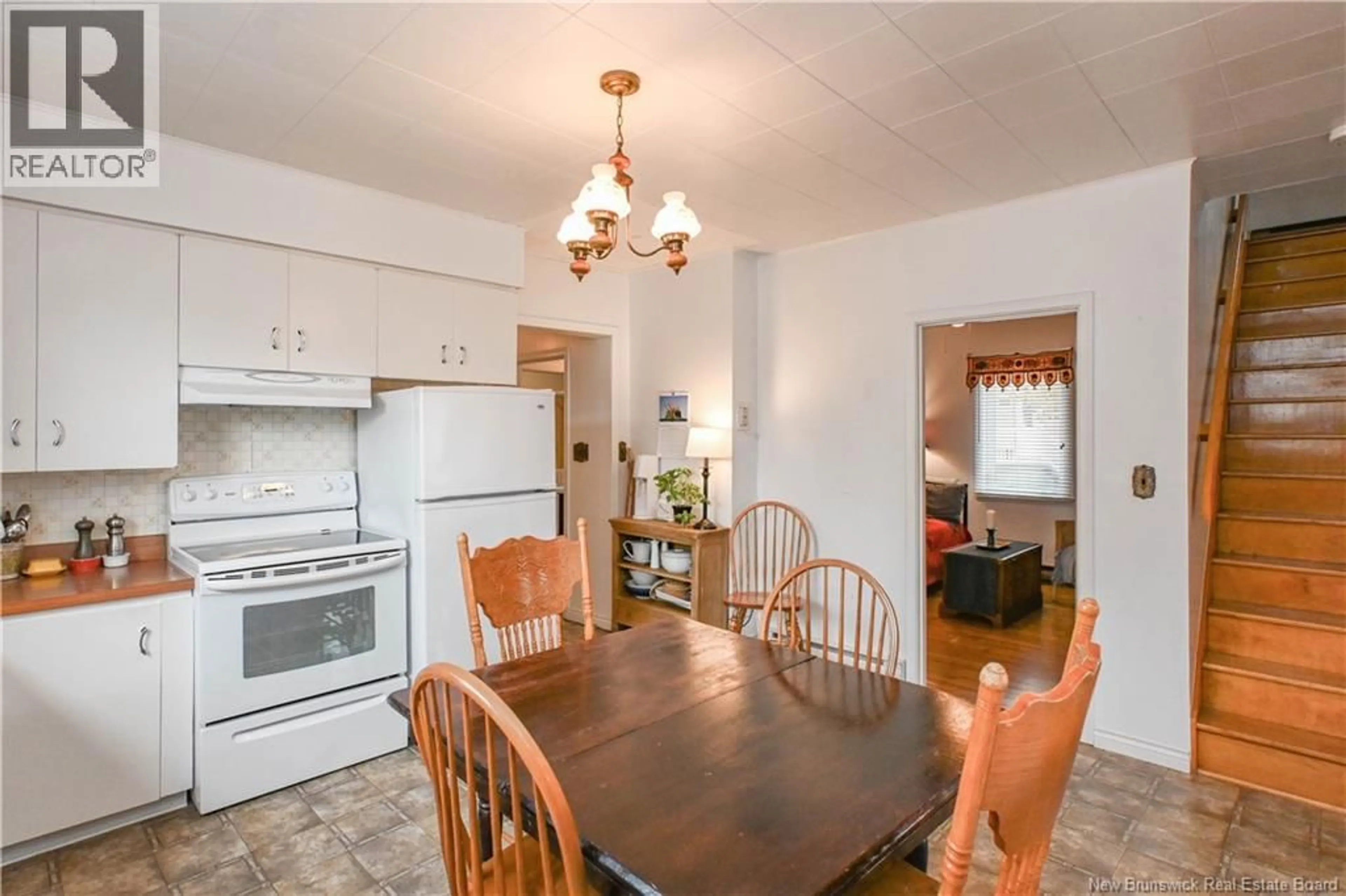 Dining room, wood/laminate floor for 310 JD GAUTHIER BOULEVARD, Shippagan New Brunswick E8S1R4