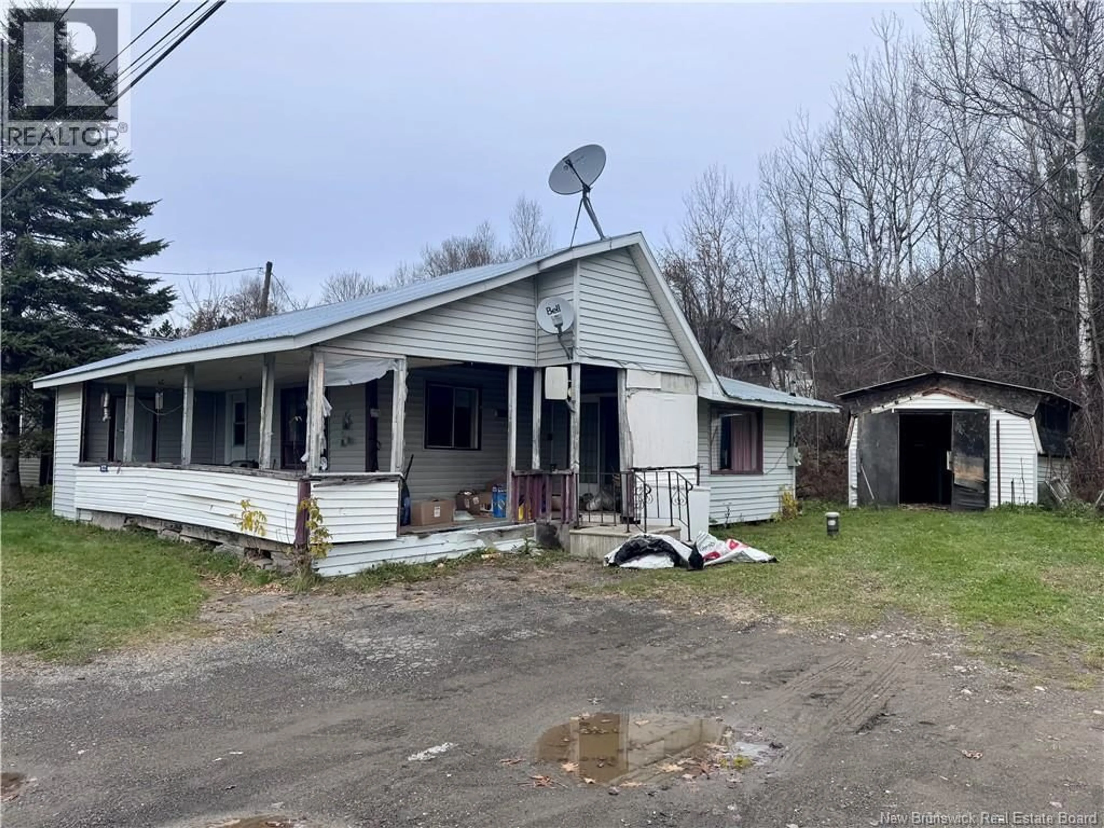 A pic from outside/outdoor area/front of a property/back of a property/a pic from drone, building for 8222 105 ROUTE, Riverbank New Brunswick E7L3Z7