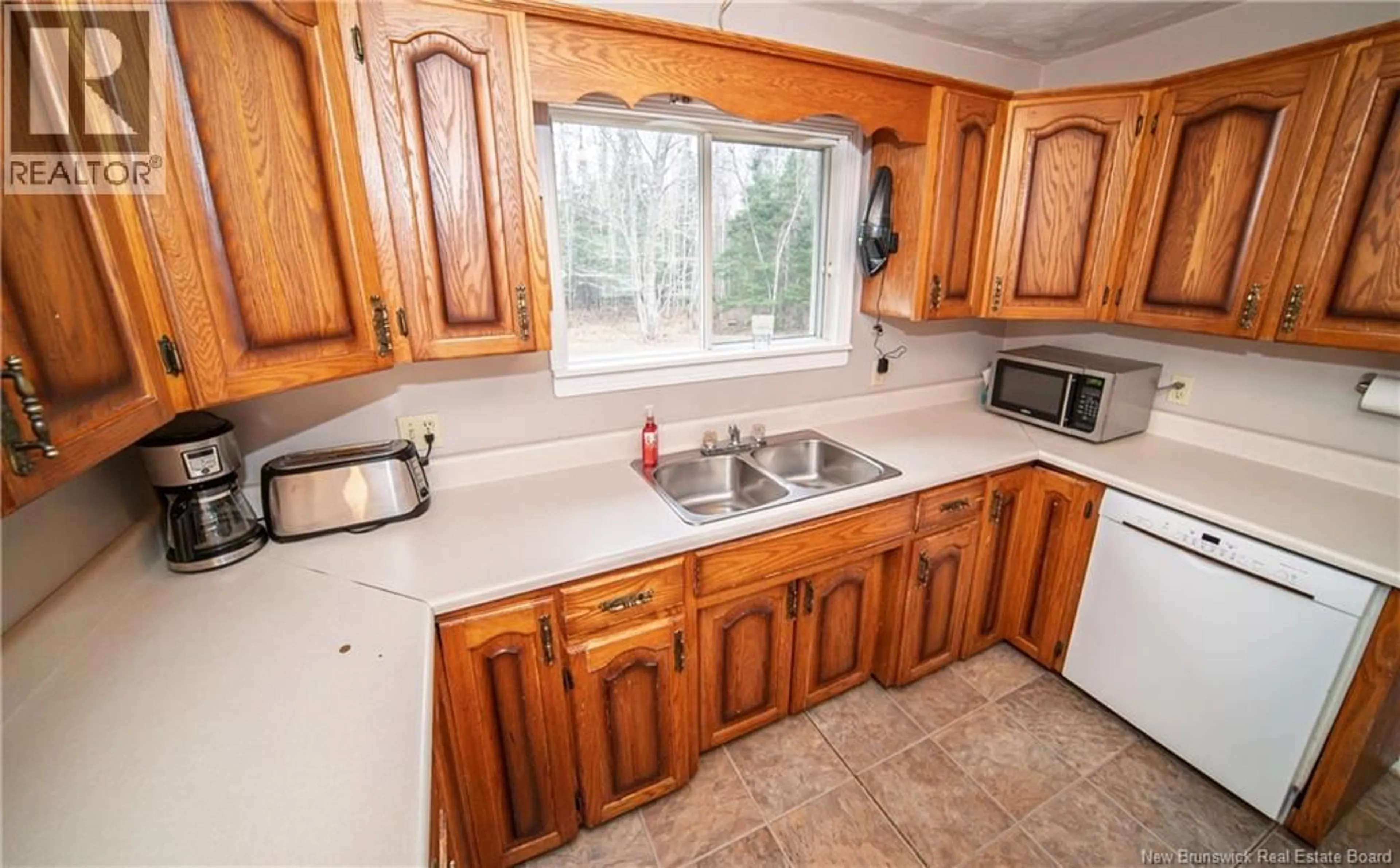 Standard kitchen, ceramic/tile floor for 1180 ROUTE 690, Maquapit Lake New Brunswick E4B1R2