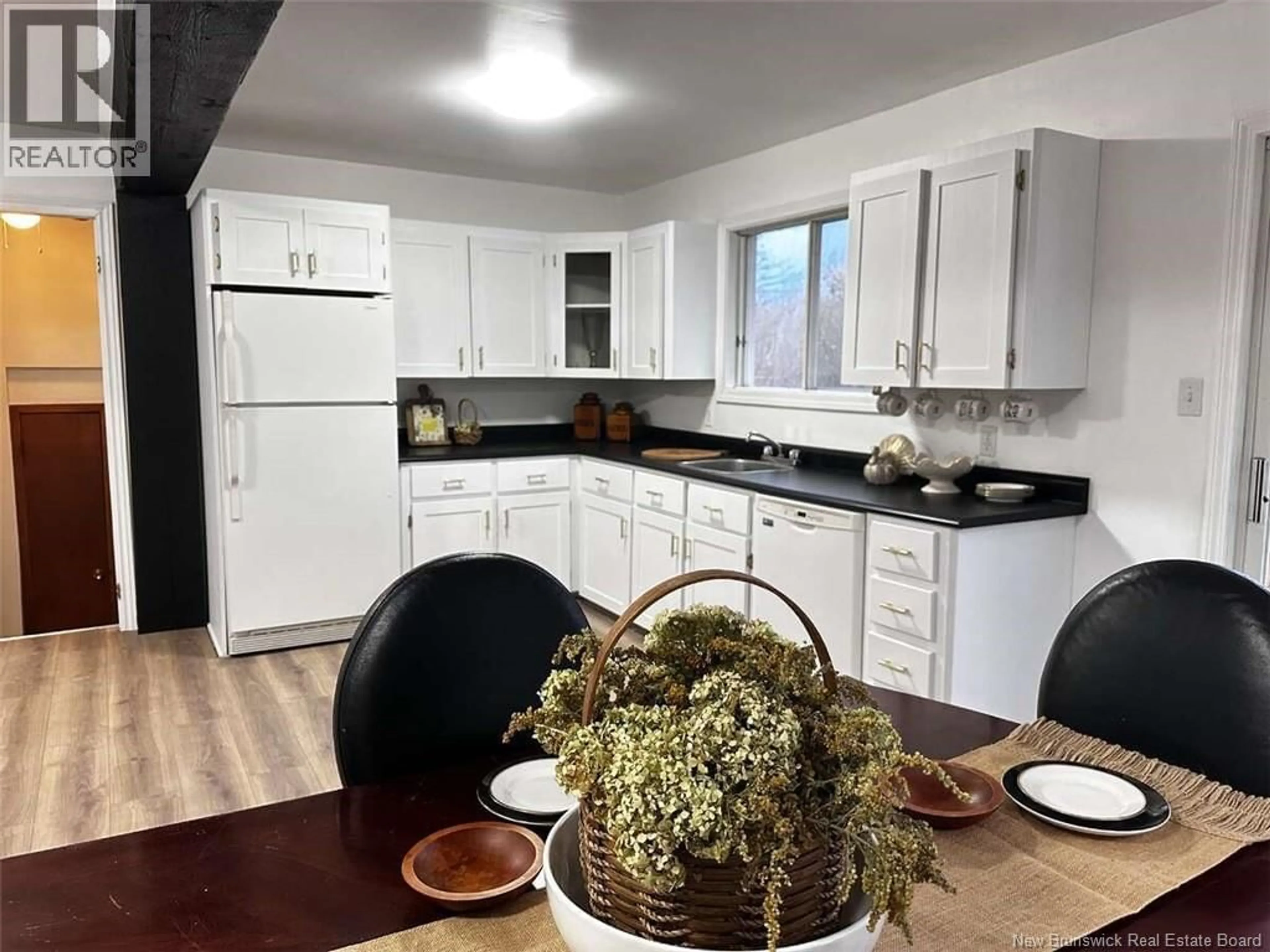 Open concept kitchen, wood/laminate floor for 62 GEARY, Geary New Brunswick E2V4G1