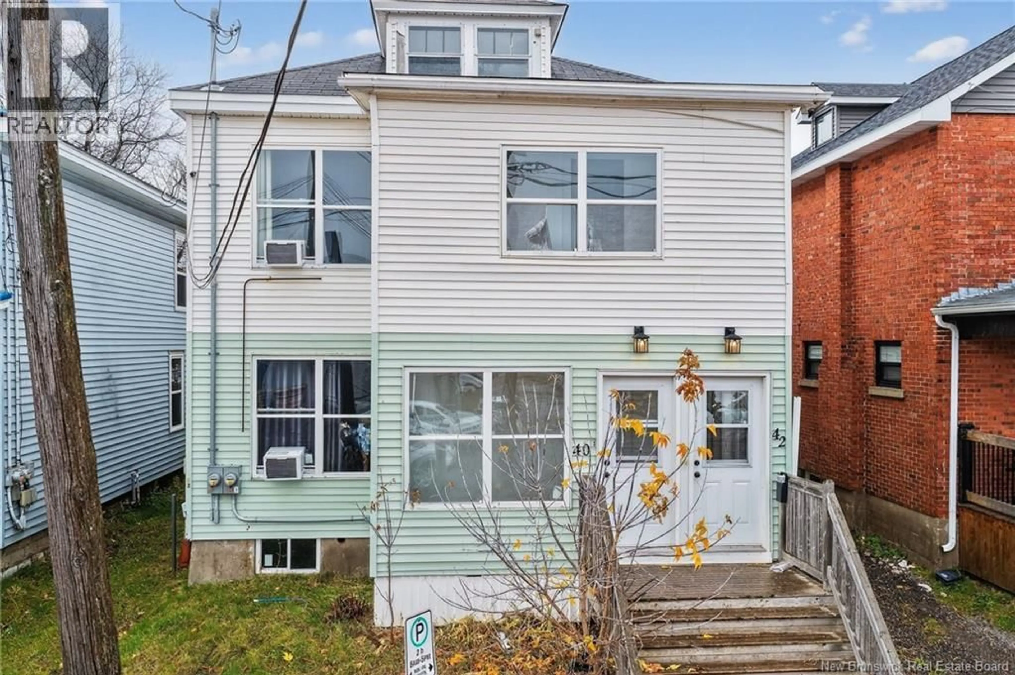 Unknown for 40-42 HARRIS, Moncton New Brunswick E1C4N6