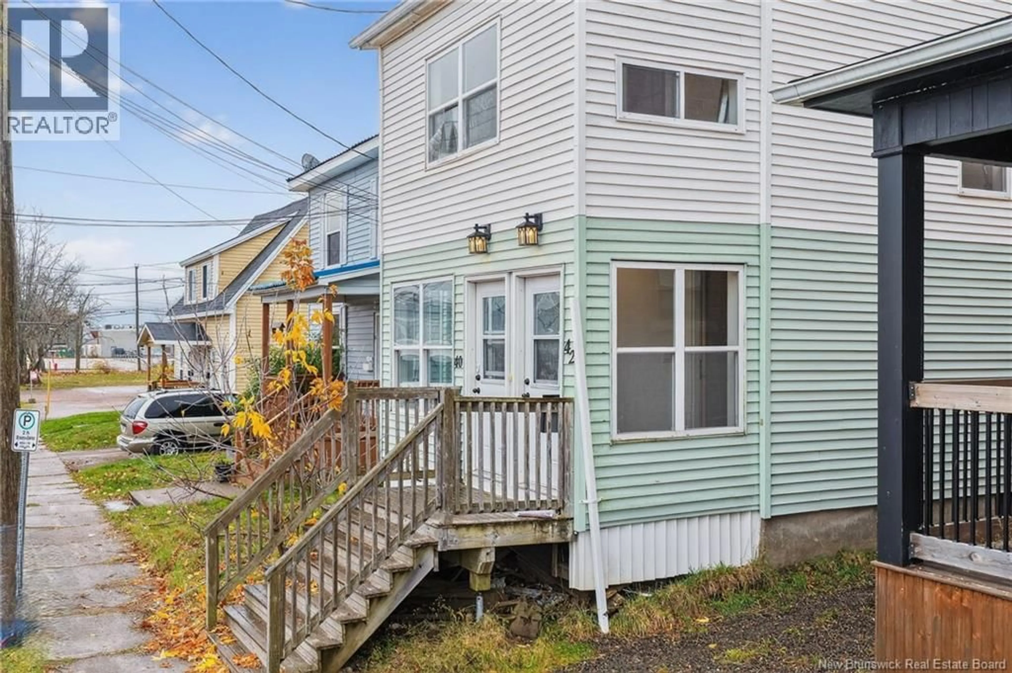 Home with vinyl exterior material, street for 40-42 HARRIS, Moncton New Brunswick E1C4N6