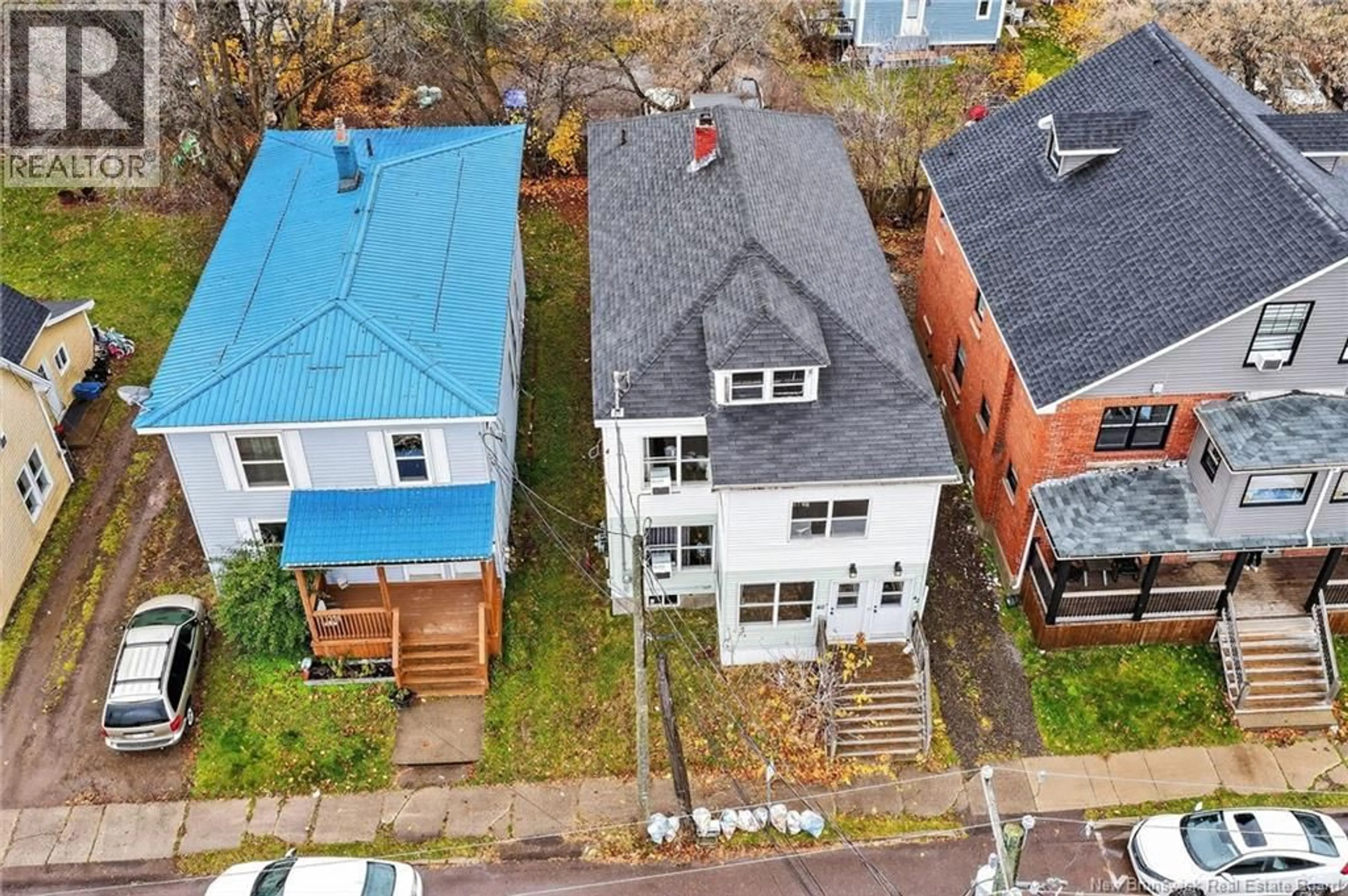 A pic from outside/outdoor area/front of a property/back of a property/a pic from drone, street for 40-42 HARRIS, Moncton New Brunswick E1C4N6