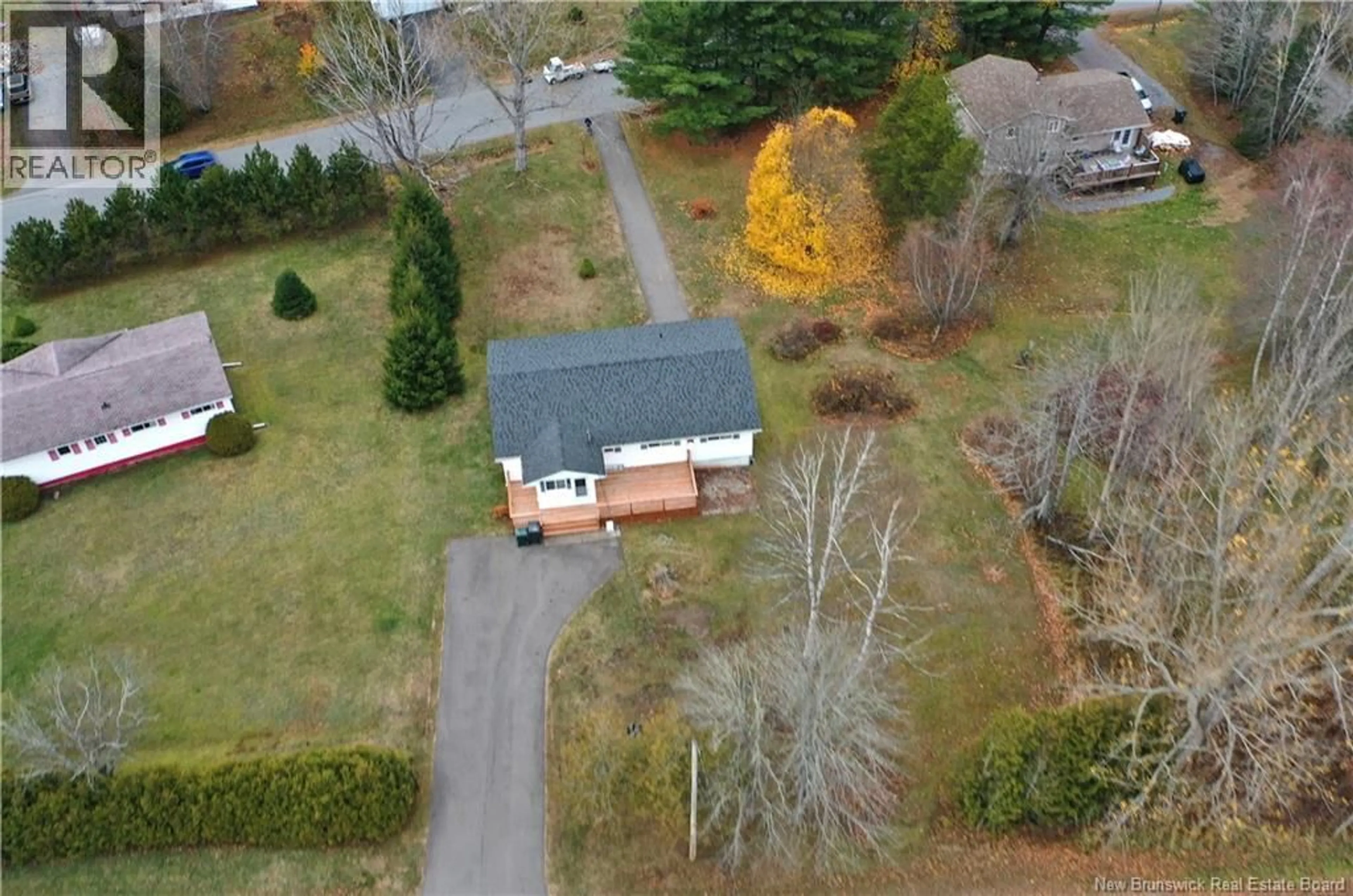 A pic from outside/outdoor area/front of a property/back of a property/a pic from drone, street for 22 MAPLETON, Hampton New Brunswick E5N5E8