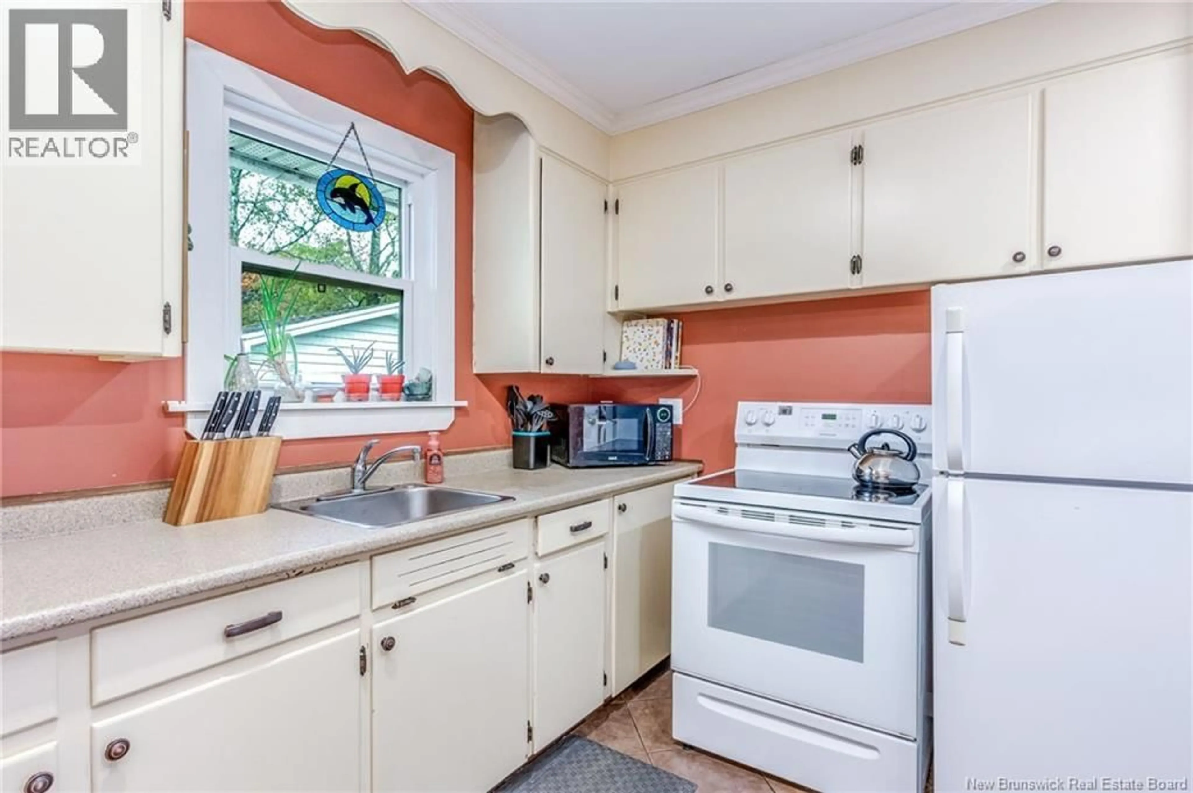 Standard kitchen, ceramic/tile floor for 12 GERARD, Saint John New Brunswick E2J2V2