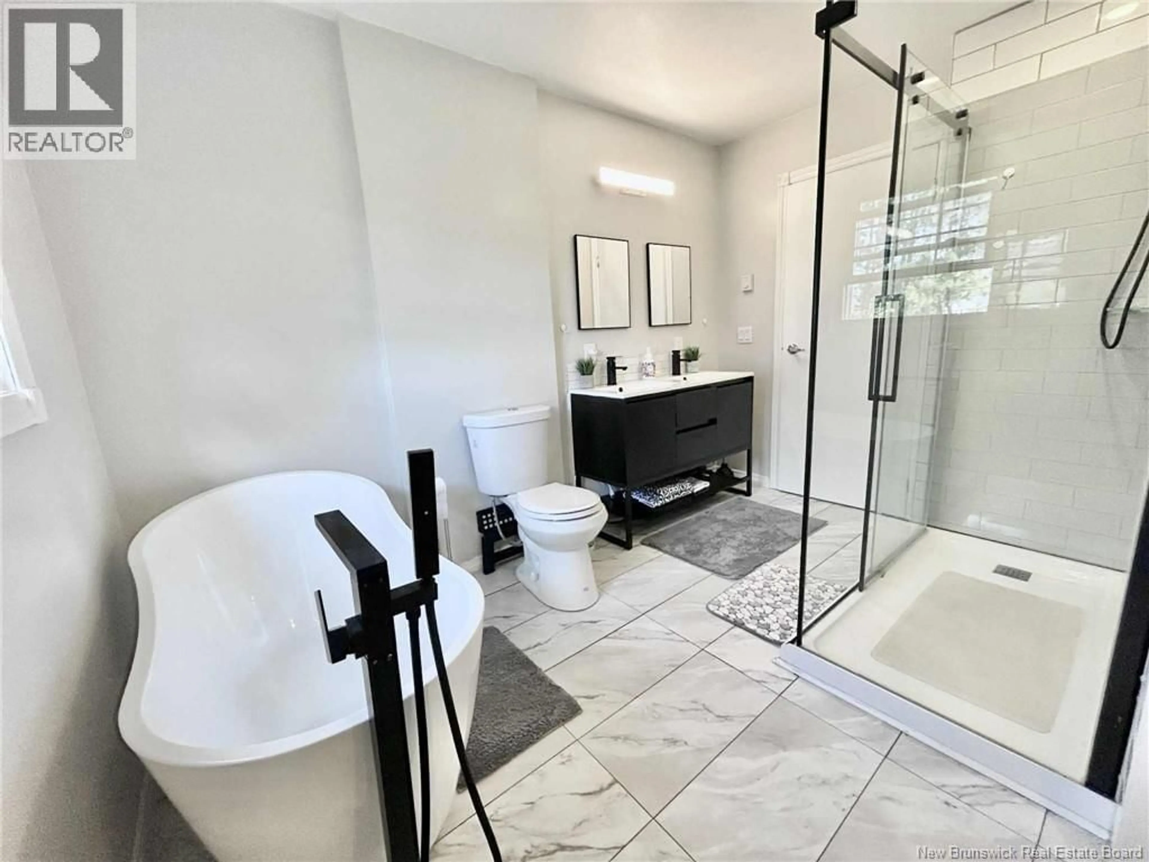 Contemporary bathroom, ceramic/tile floor for 7781 RTE 117, Black River Bridge New Brunswick E1N5K7