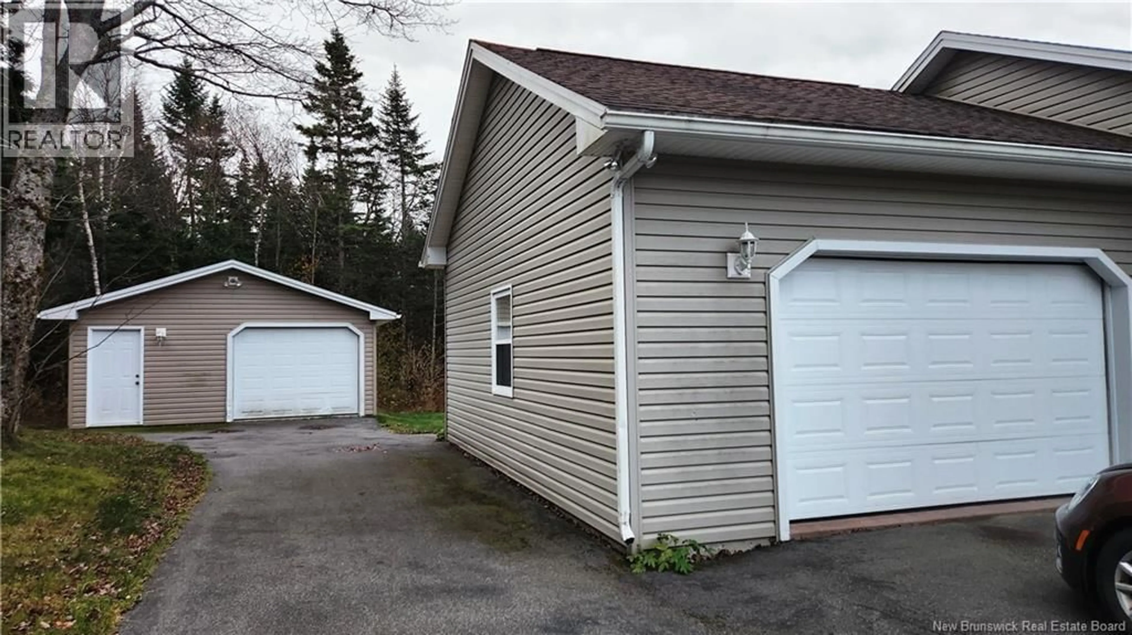 Indoor garage for 890 HILLCREST ROAD, Saint John New Brunswick E2E2B2