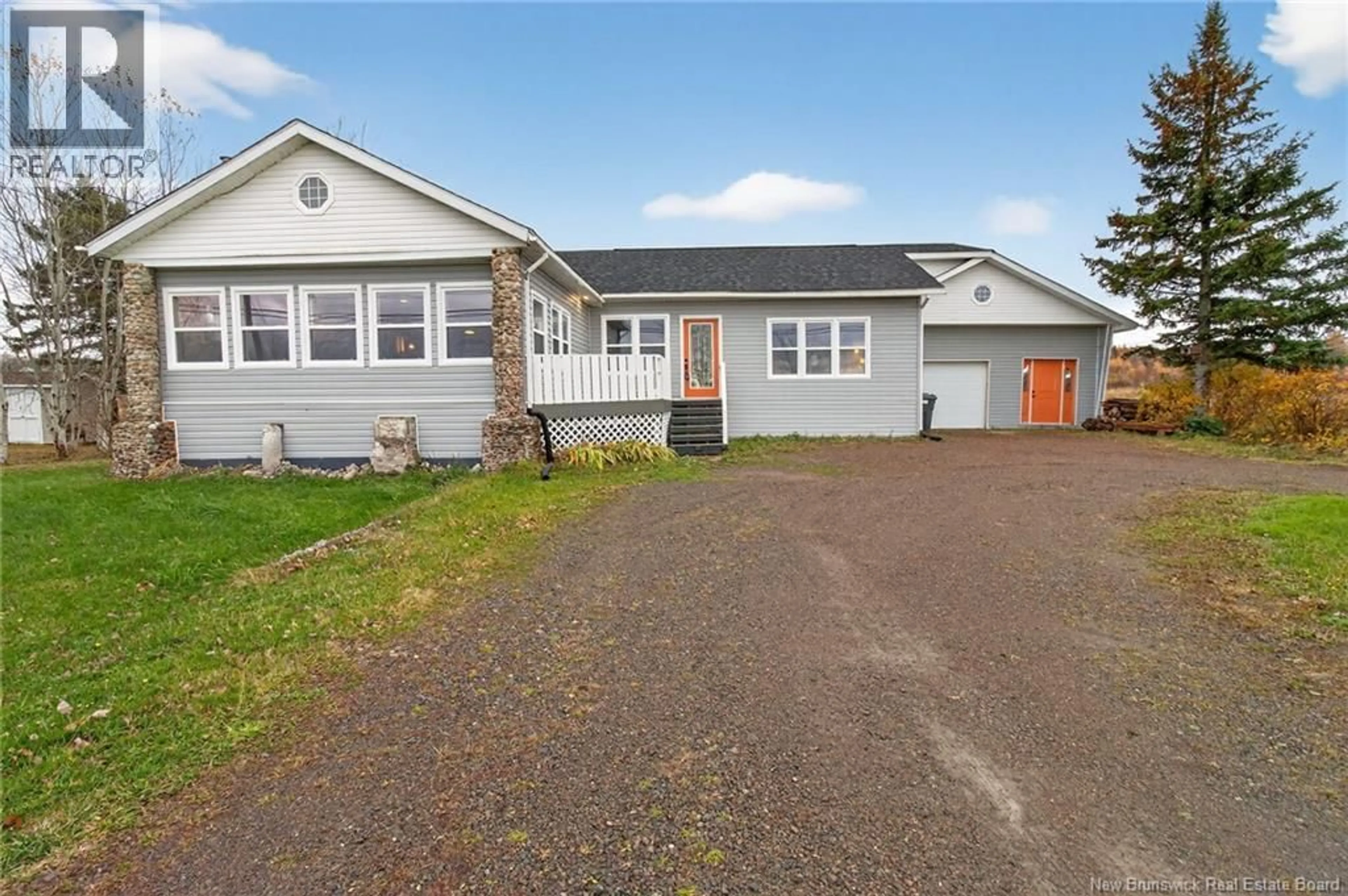 Home with vinyl exterior material, building for 1435 COCAGNE SUD, Notre-Dame New Brunswick E4V1W7