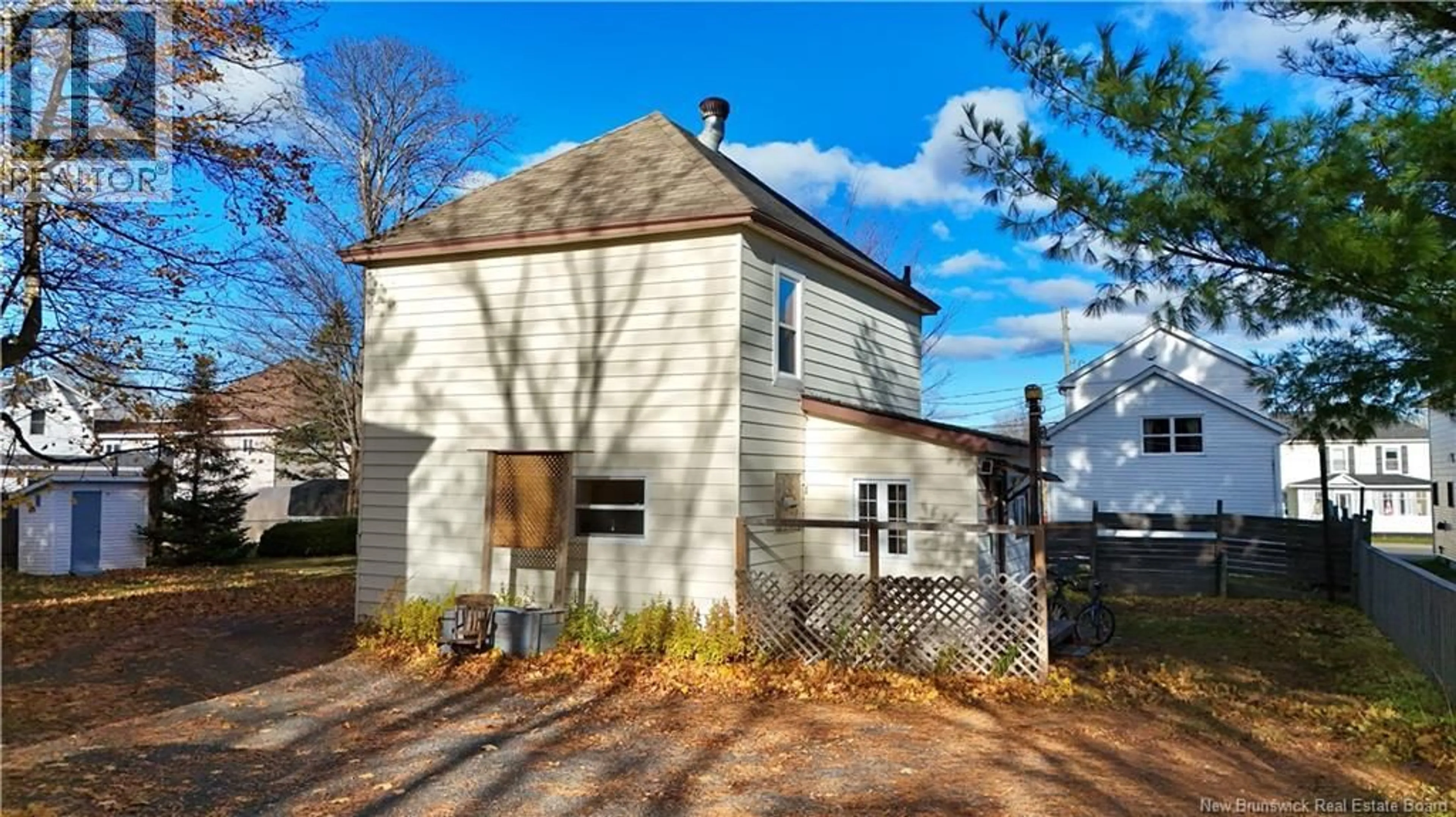 Home with vinyl exterior material, building for 320 ST. ANDREW STREET, Bathurst New Brunswick E2A1C5