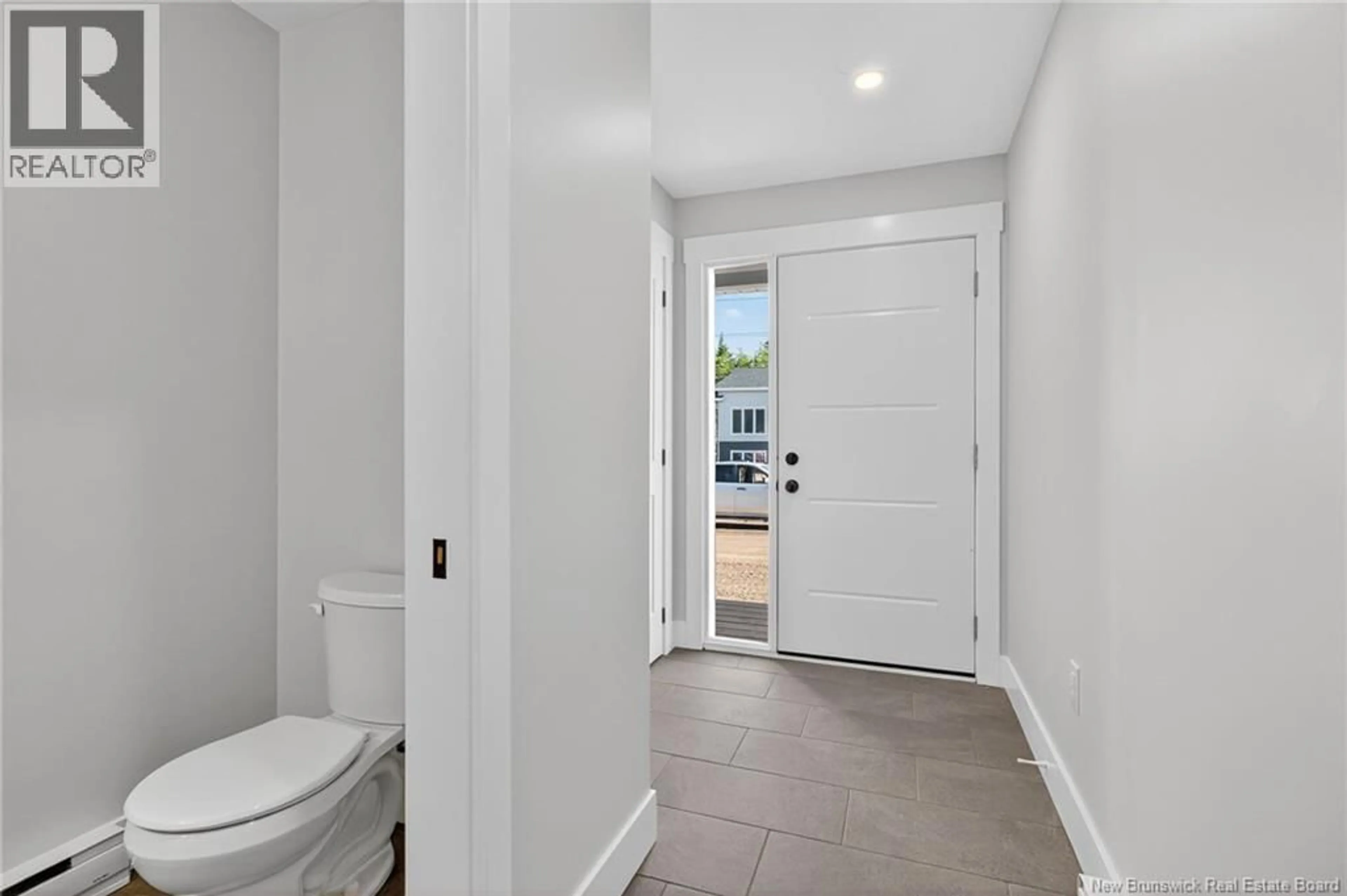 Indoor entryway for 293 ELSLIGER STREET, Dieppe New Brunswick E1H2B9