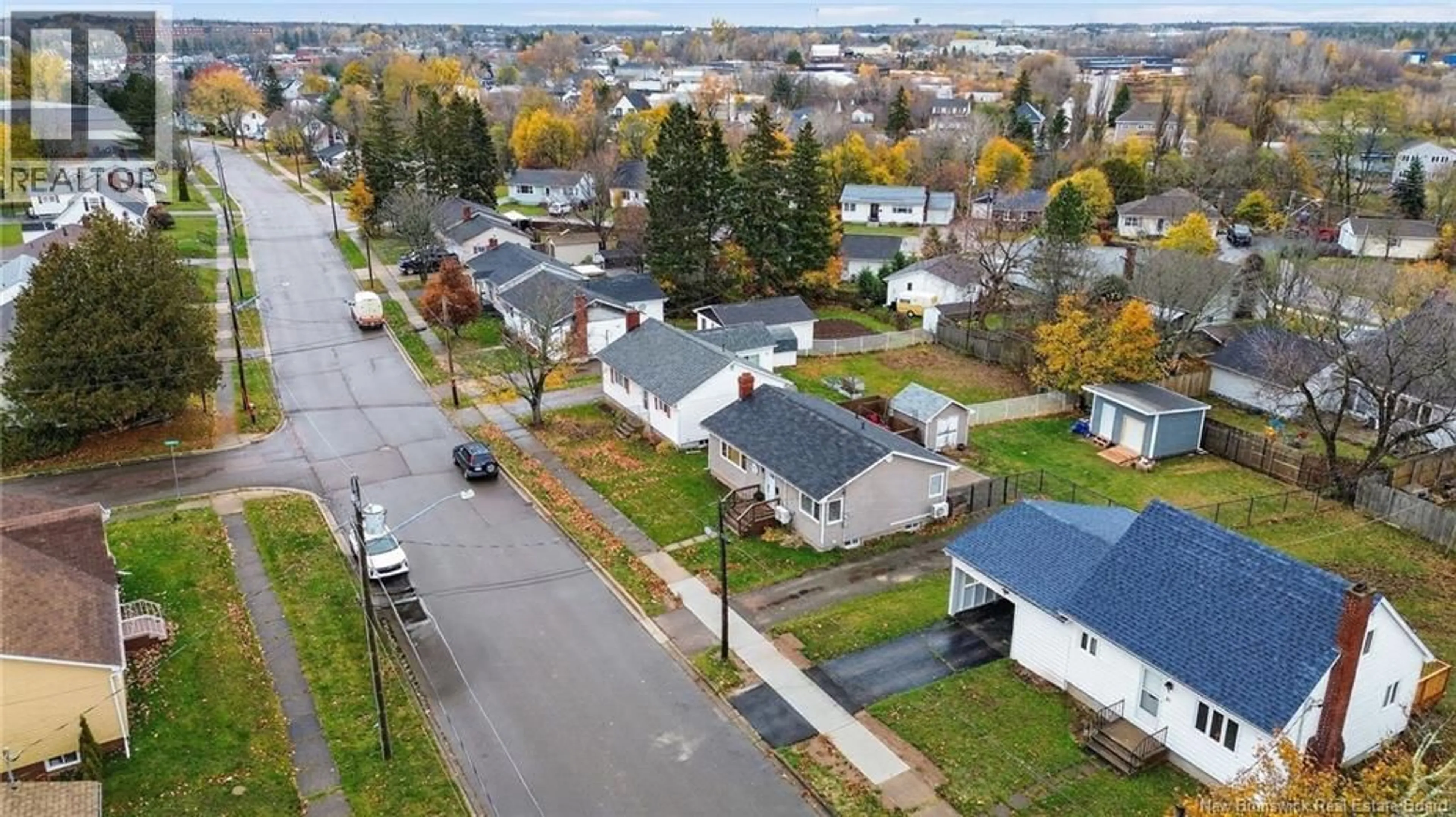 A pic from outside/outdoor area/front of a property/back of a property/a pic from drone, street for 25 LYNWOOD, Moncton New Brunswick E1A3Z6