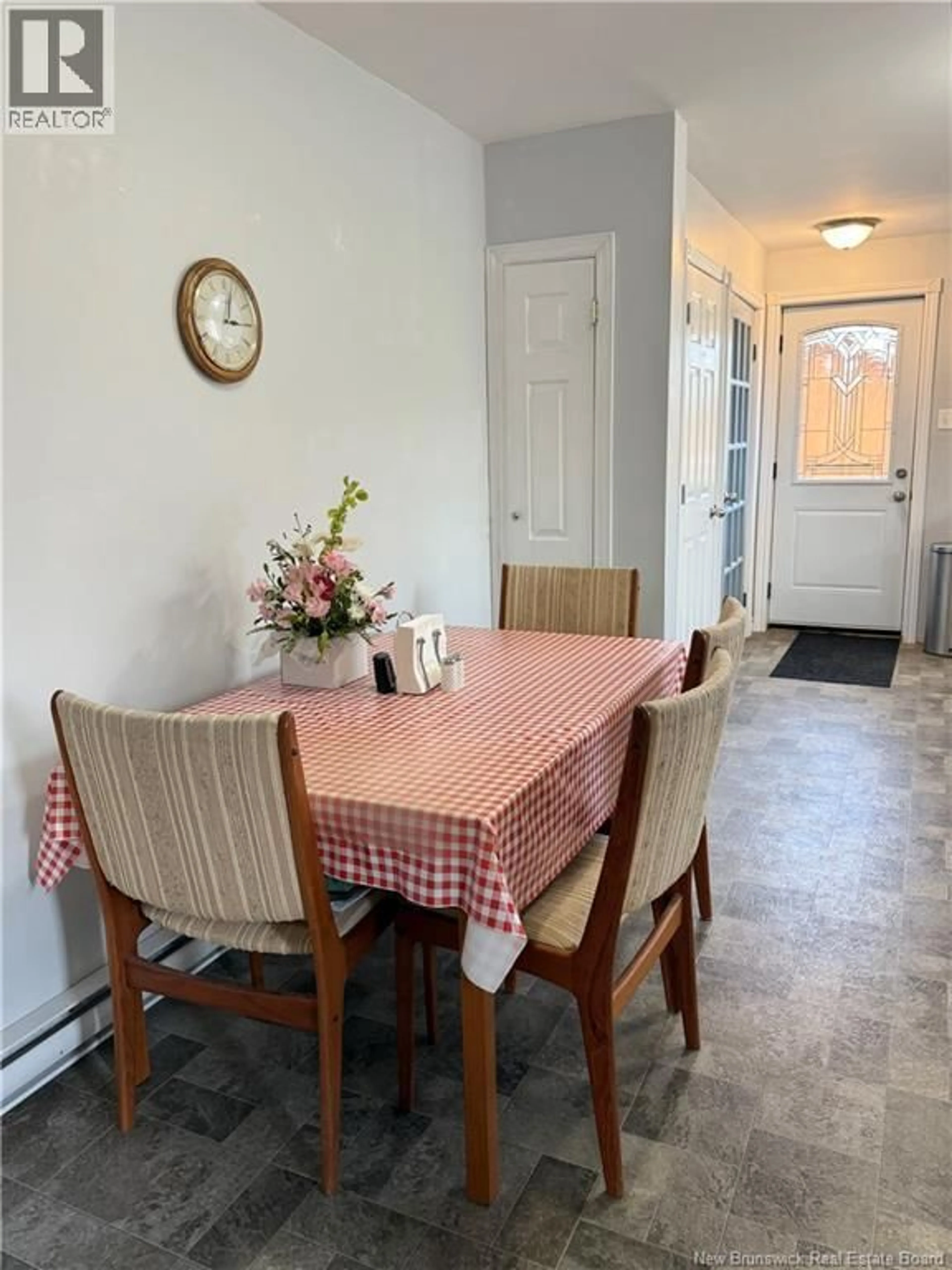 Dining room, unknown for 335 BEAUMONT AVENUE, Miramichi New Brunswick E1V1E5