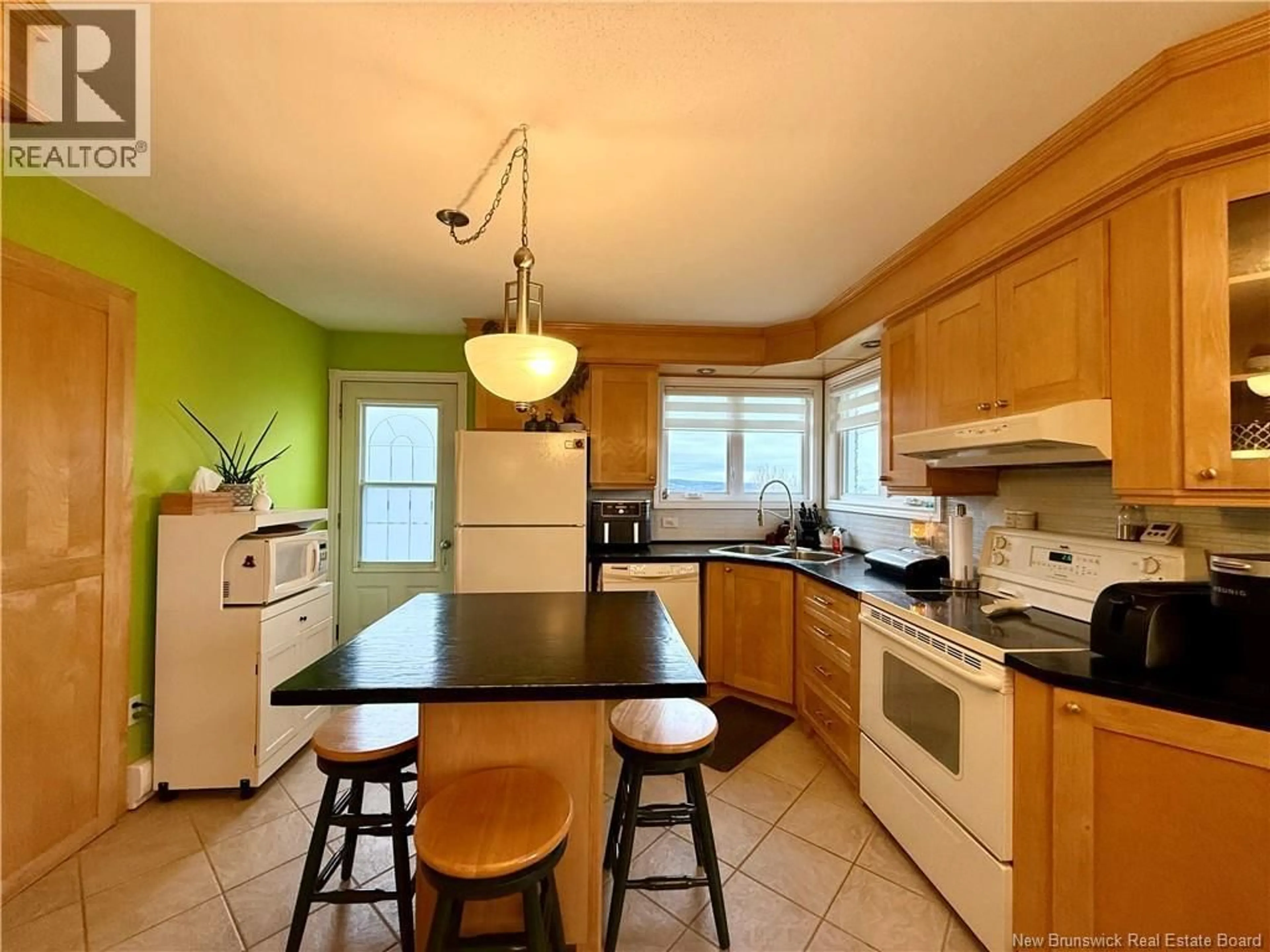 Standard kitchen, unknown for 133 BELLEVUE STREET, Edmundston New Brunswick E3V2E2