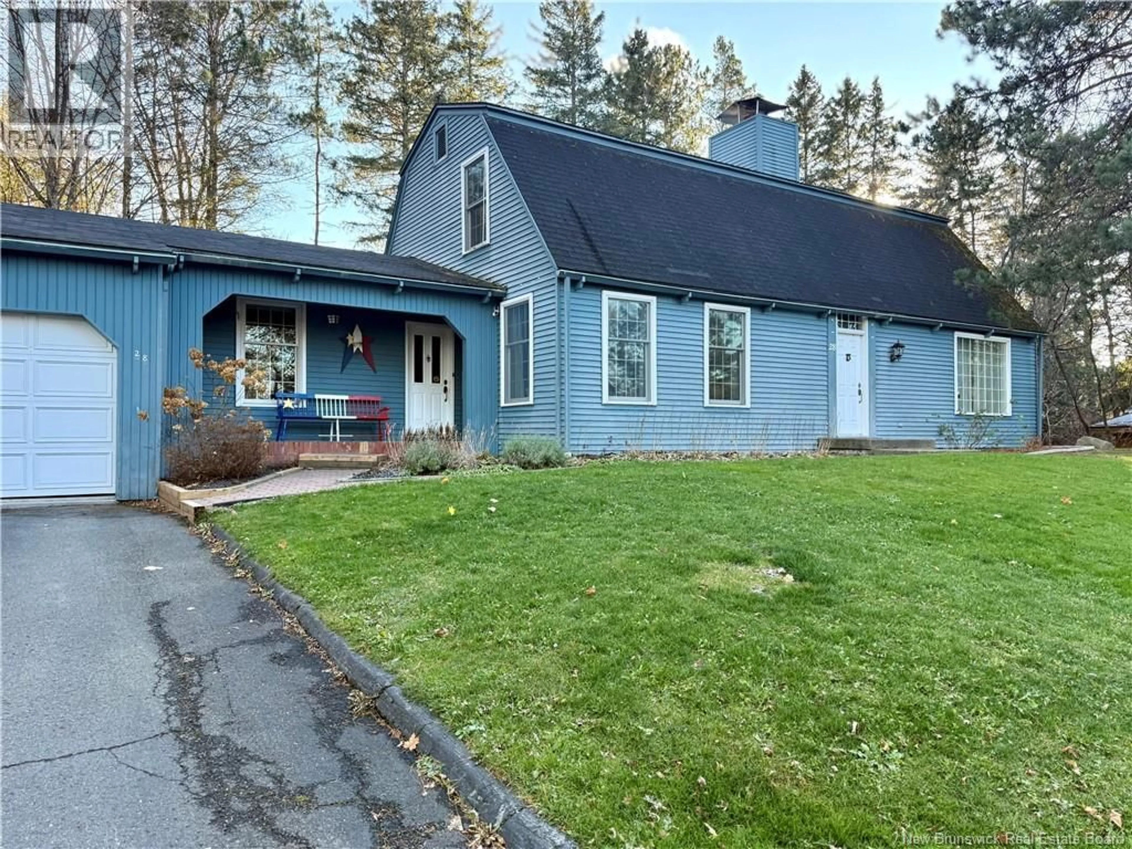 A pic from outside/outdoor area/front of a property/back of a property/a pic from drone, street for 28 LAWSON STREET, Edmundston New Brunswick E3V1Z4