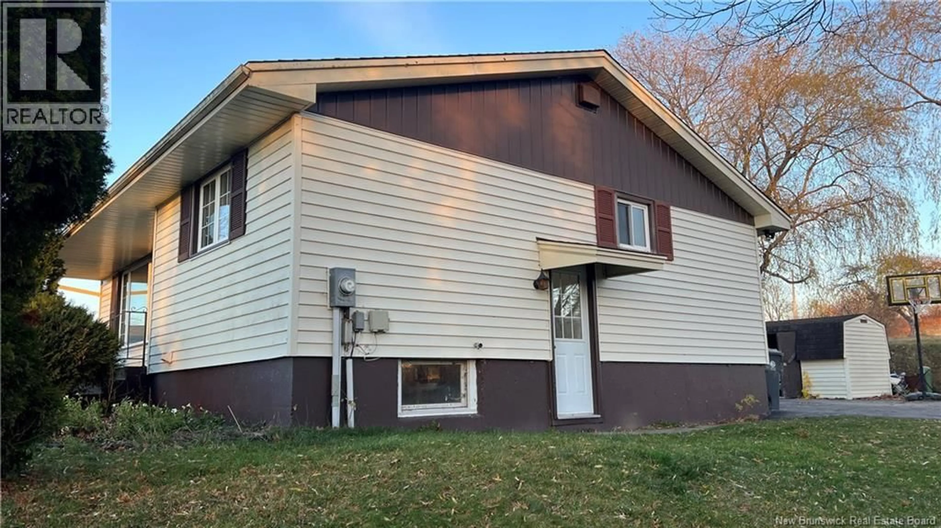 Home with vinyl exterior material, building for 312 CENTENNIAL DRIVE, Hampton New Brunswick E5N7L9