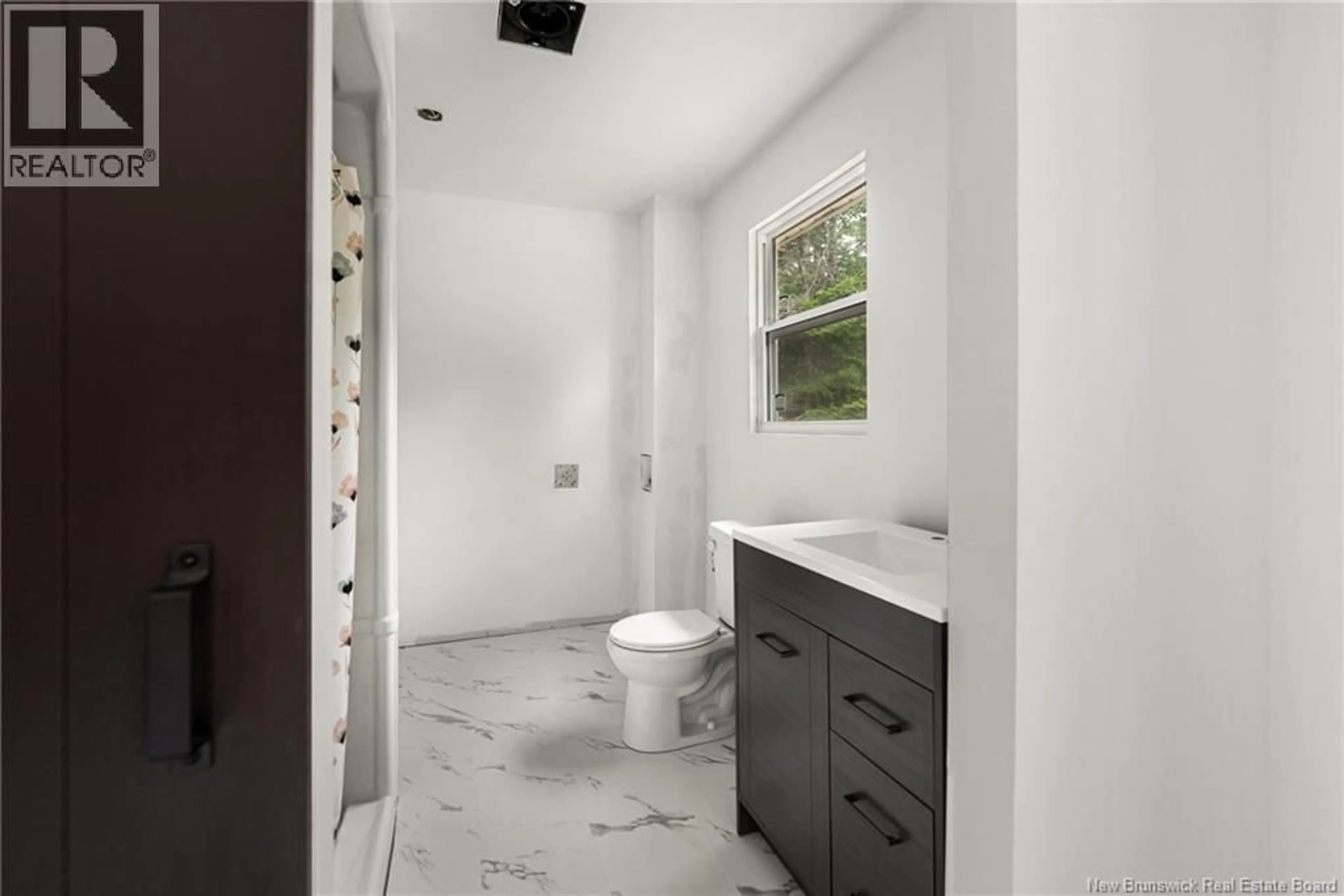 Contemporary bathroom, ceramic/tile floor for 120 SAINT-MARCEL, Acadieville New Brunswick E4Y1R4