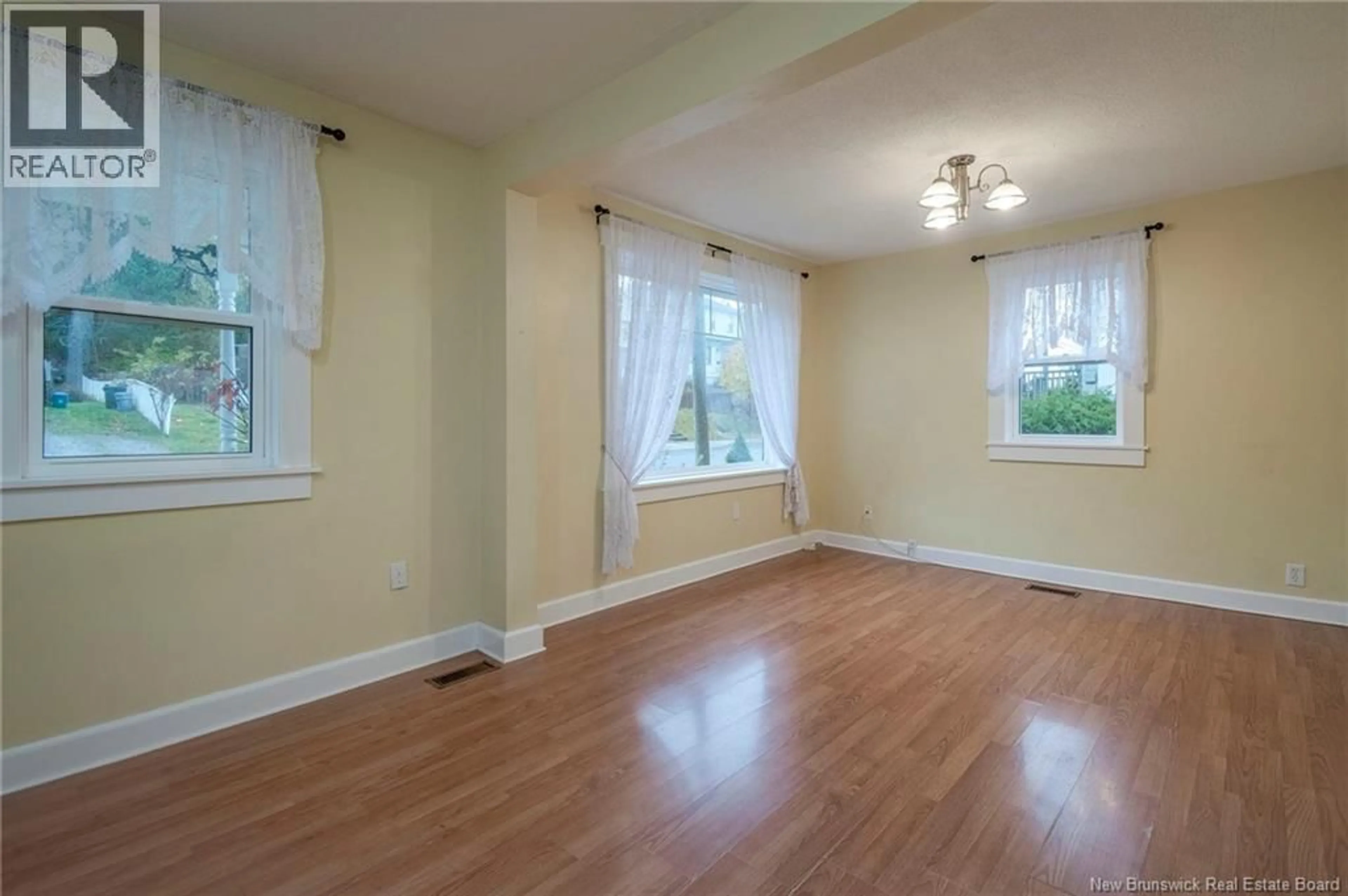 A pic of a room for 93 PARK ST EXT, Saint John New Brunswick E2K3S5