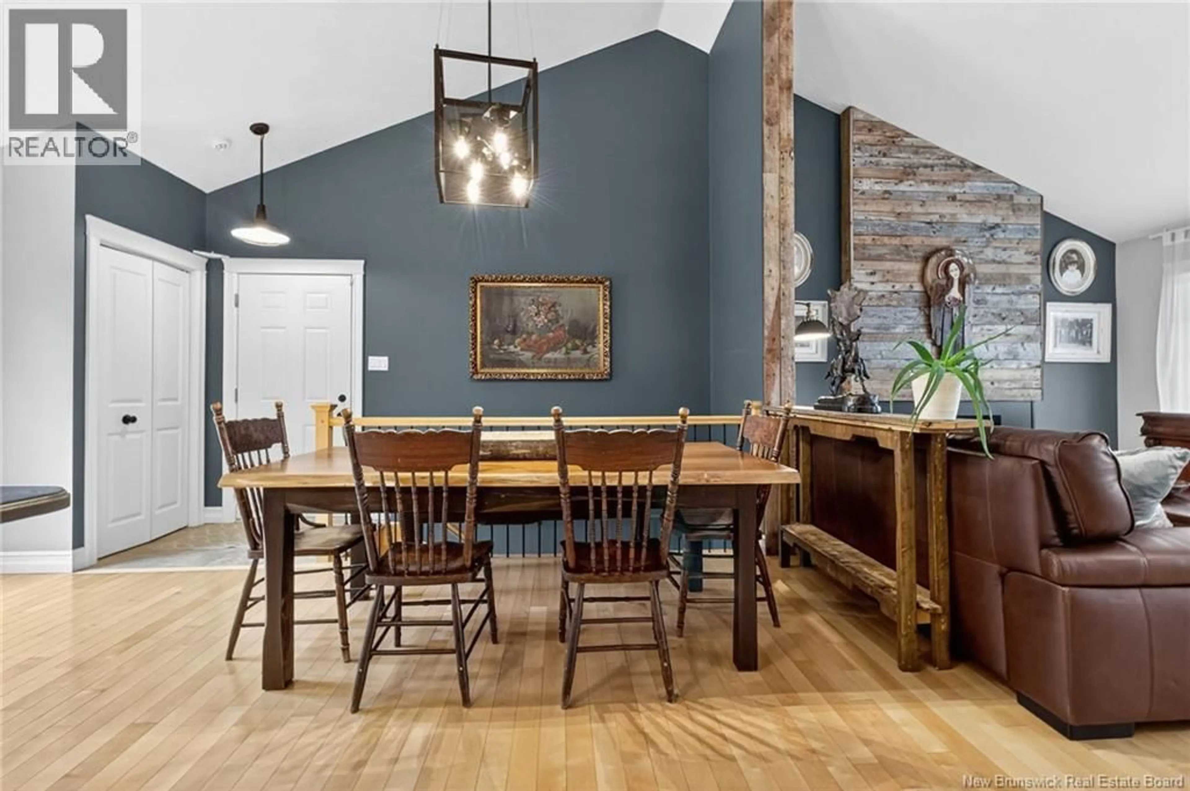 Dining room, wood/laminate floor for 388 GRANDE-VALLEE STREET, Dieppe New Brunswick E1A8R9