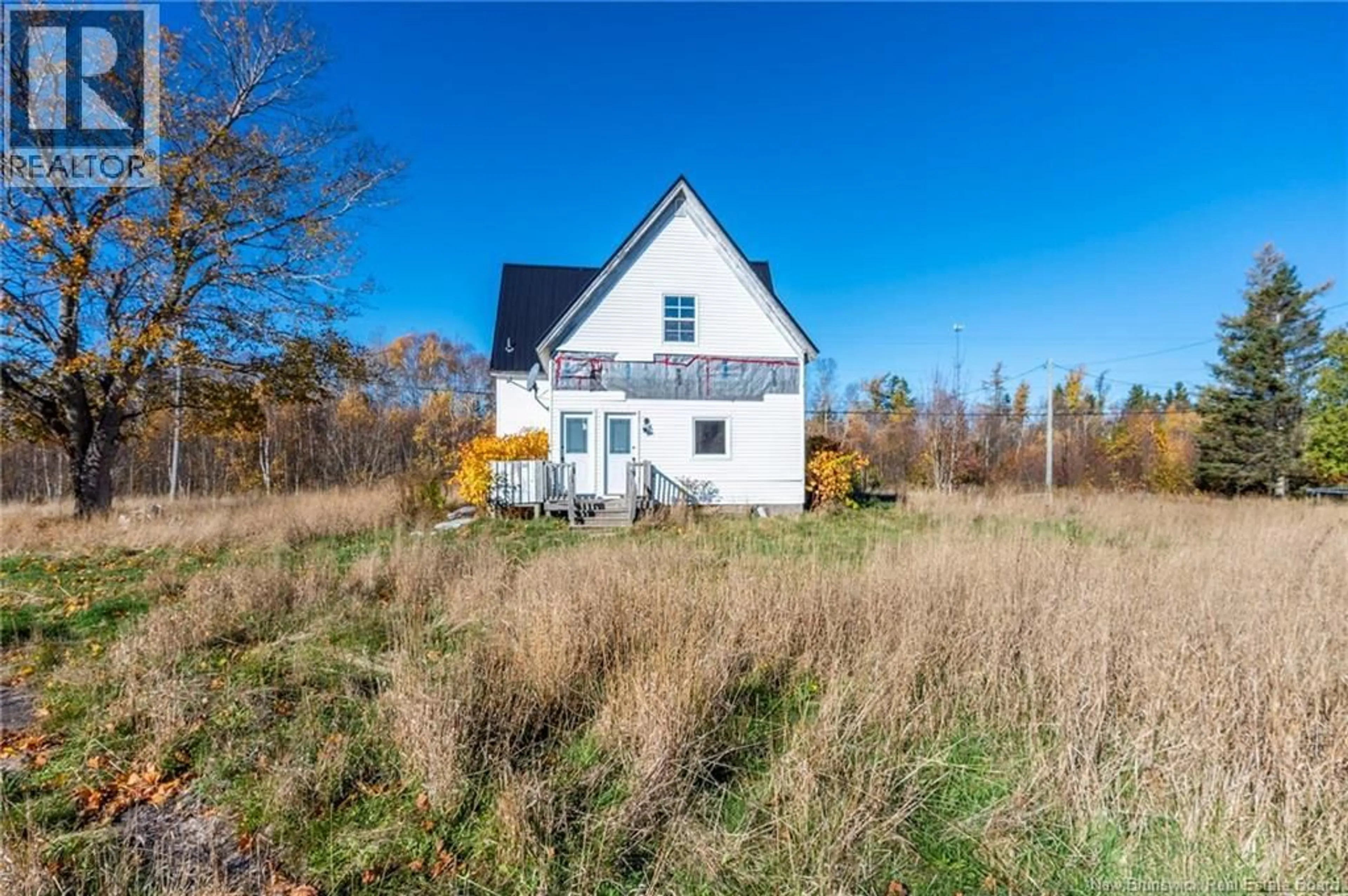 Home with vinyl exterior material, building for 285 IMMIGRANT ROAD, Cape Tormentine New Brunswick E4M4A4