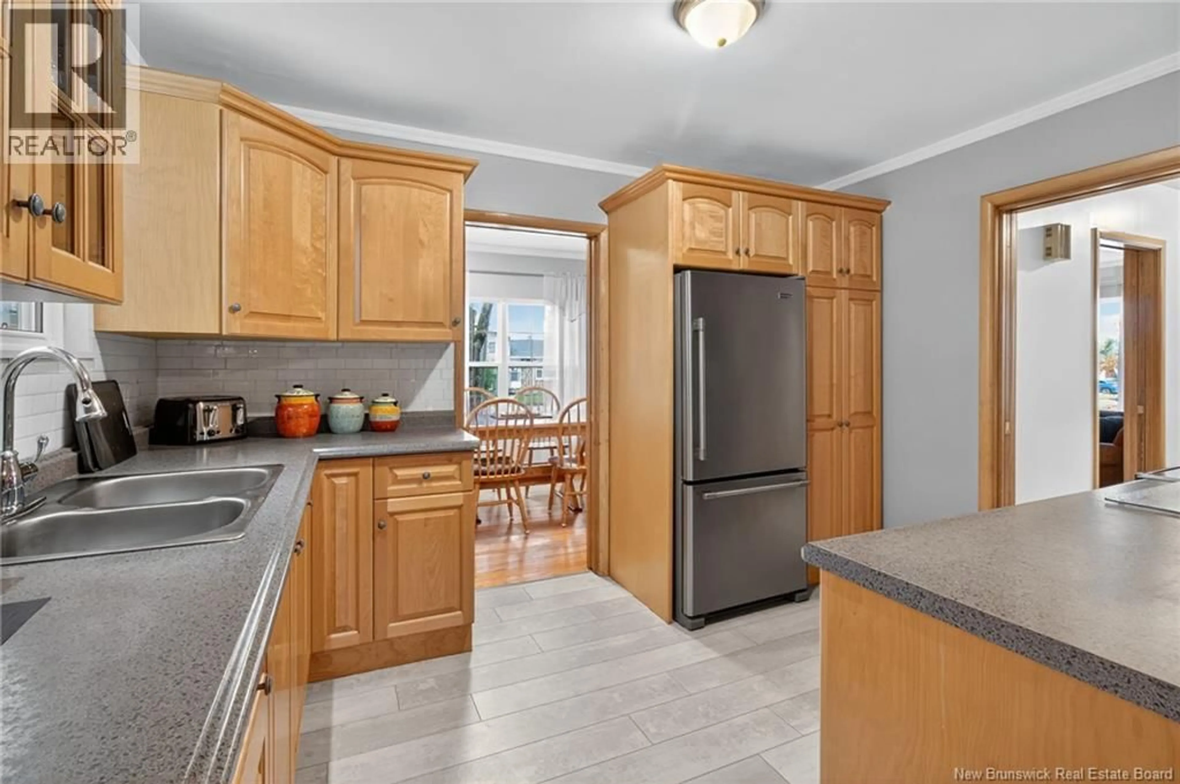 Open concept kitchen, unknown for 53 VISTA, Moncton New Brunswick E1A4L6