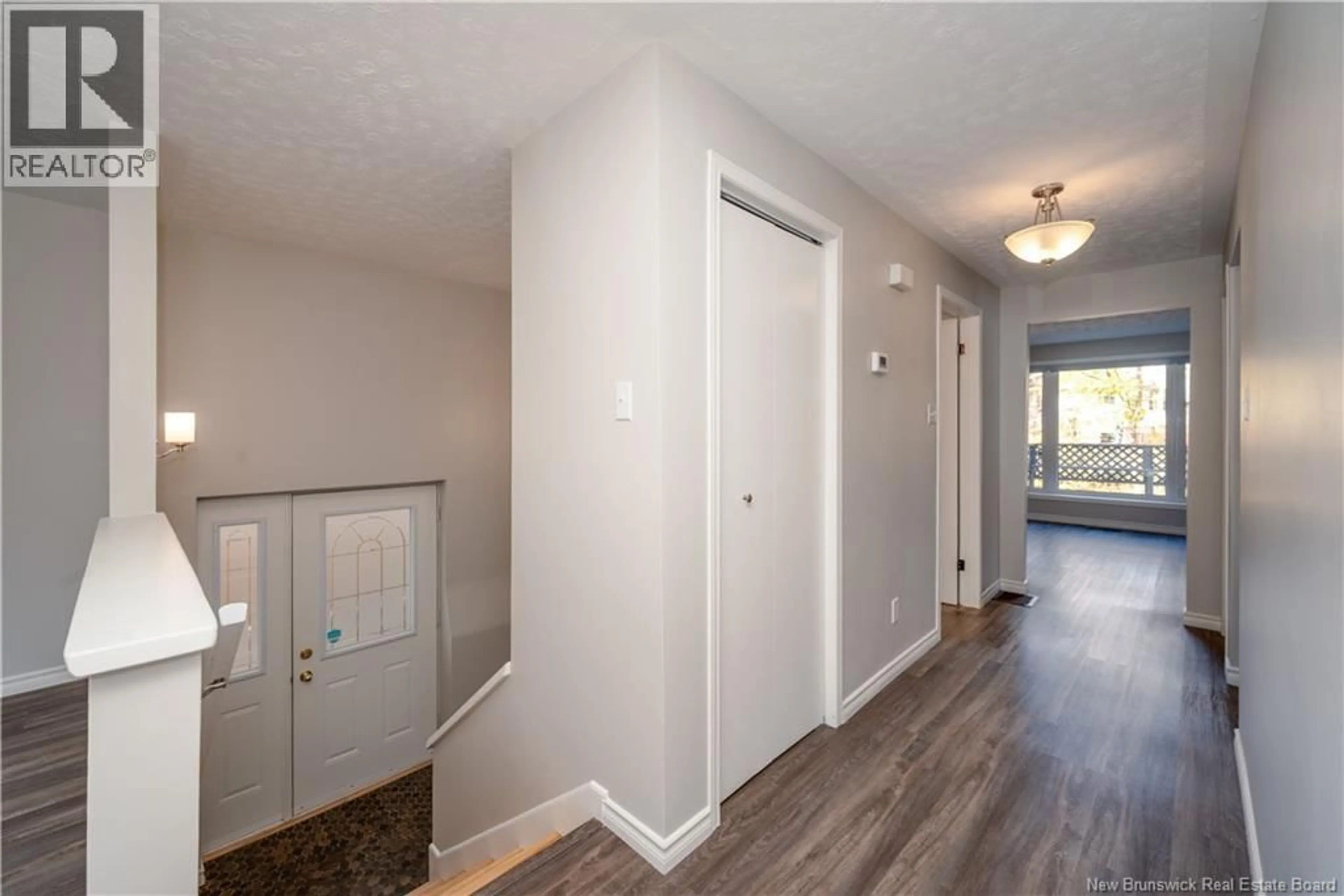 Indoor entryway for 45 CABOT DRIVE, Moncton New Brunswick E1A5K8