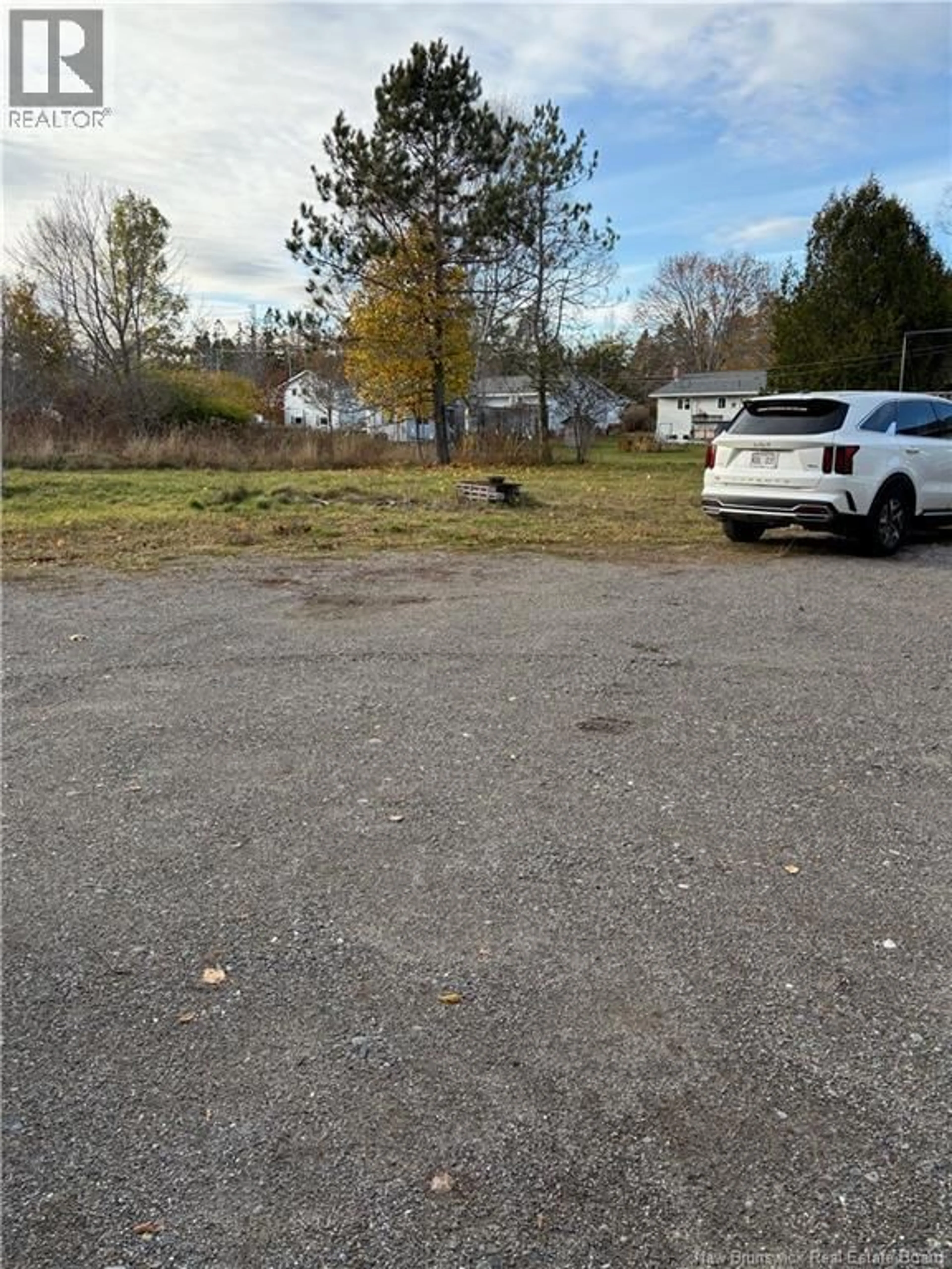 Parking for 245 MOWAT DRIVE, Saint Andrews New Brunswick E5B2N9