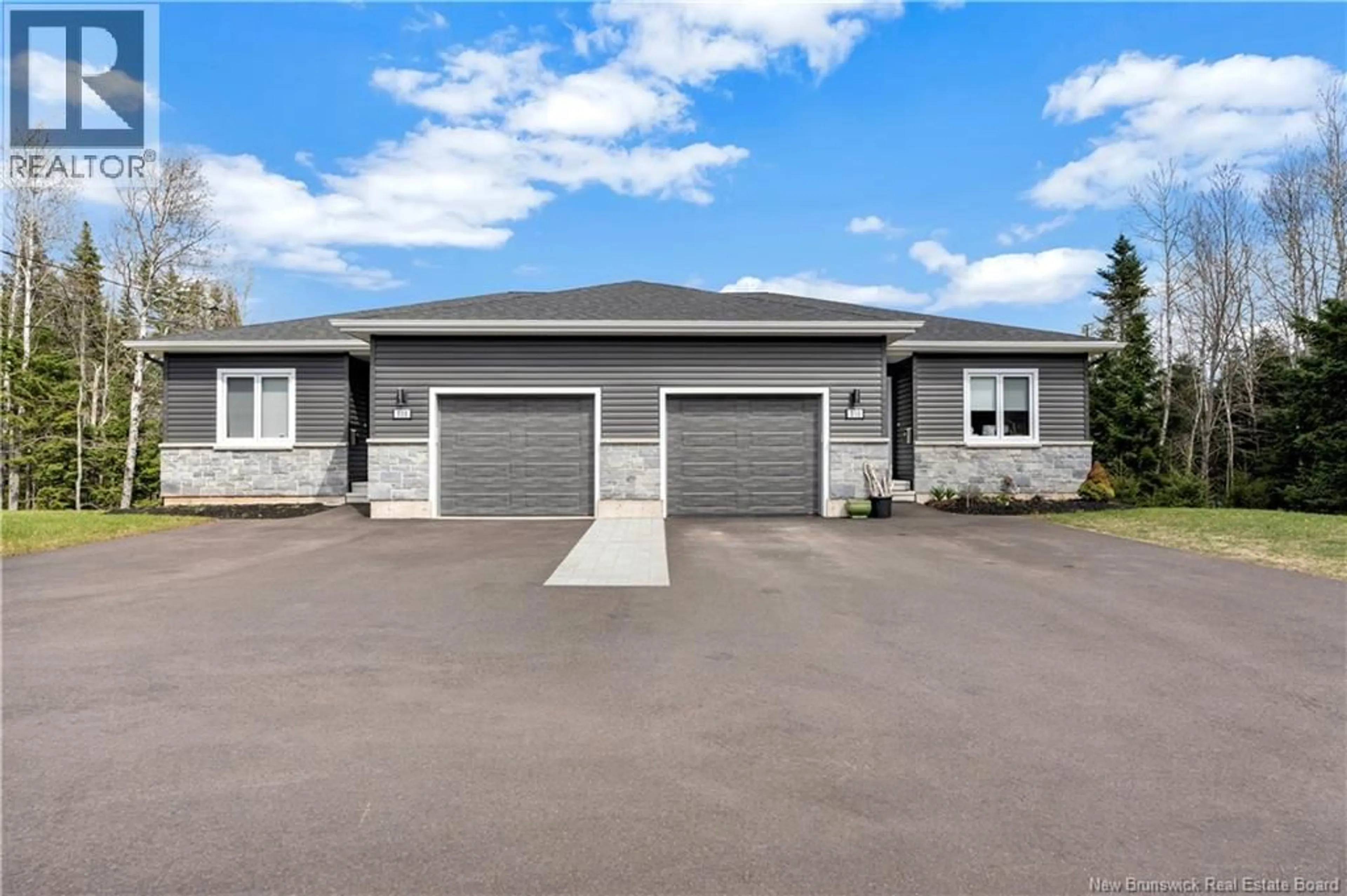 Indoor garage for 310 DAMIEN, Dieppe New Brunswick E1A5V6