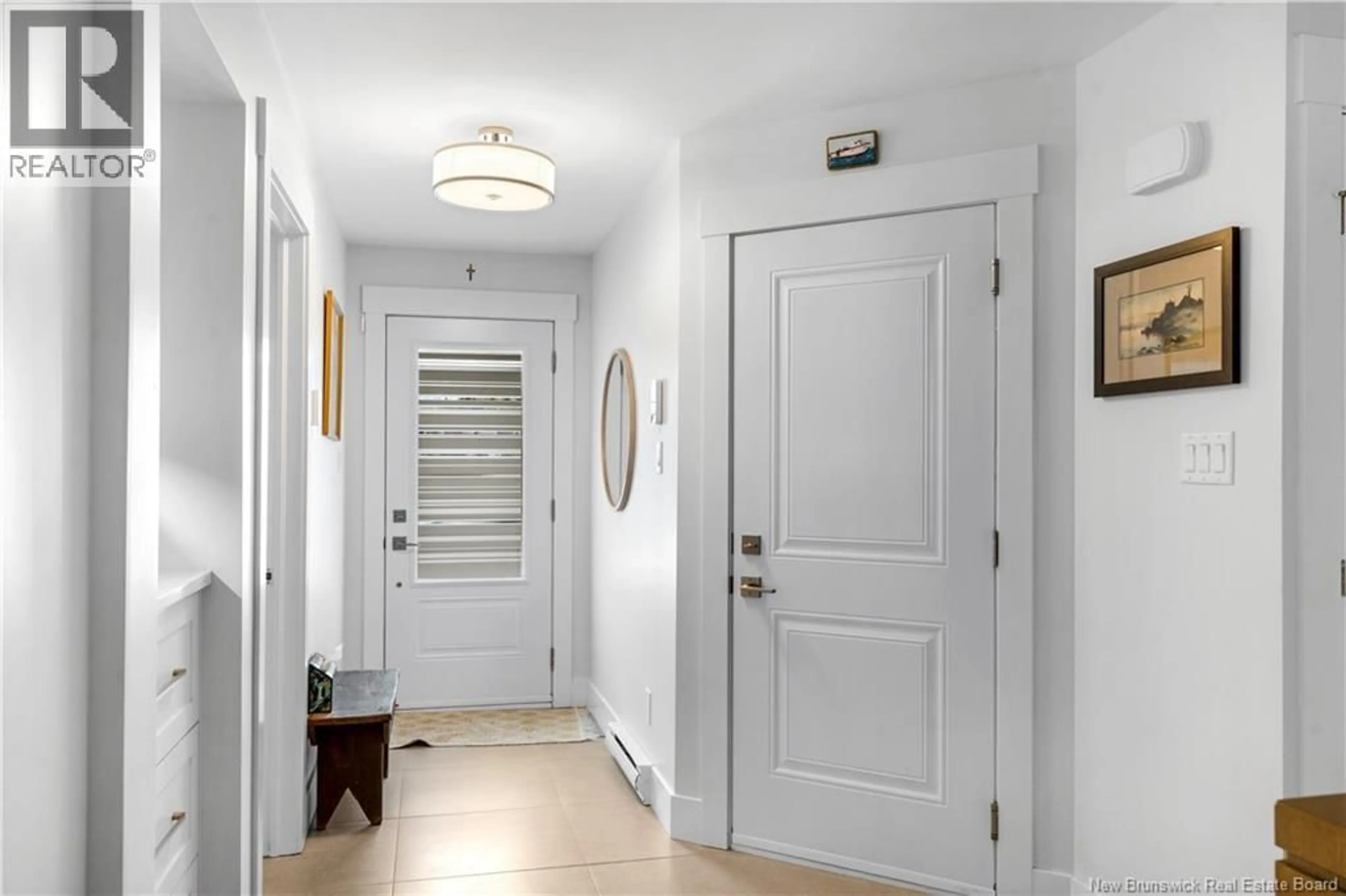 Indoor entryway for 310 DAMIEN, Dieppe New Brunswick E1A5V6