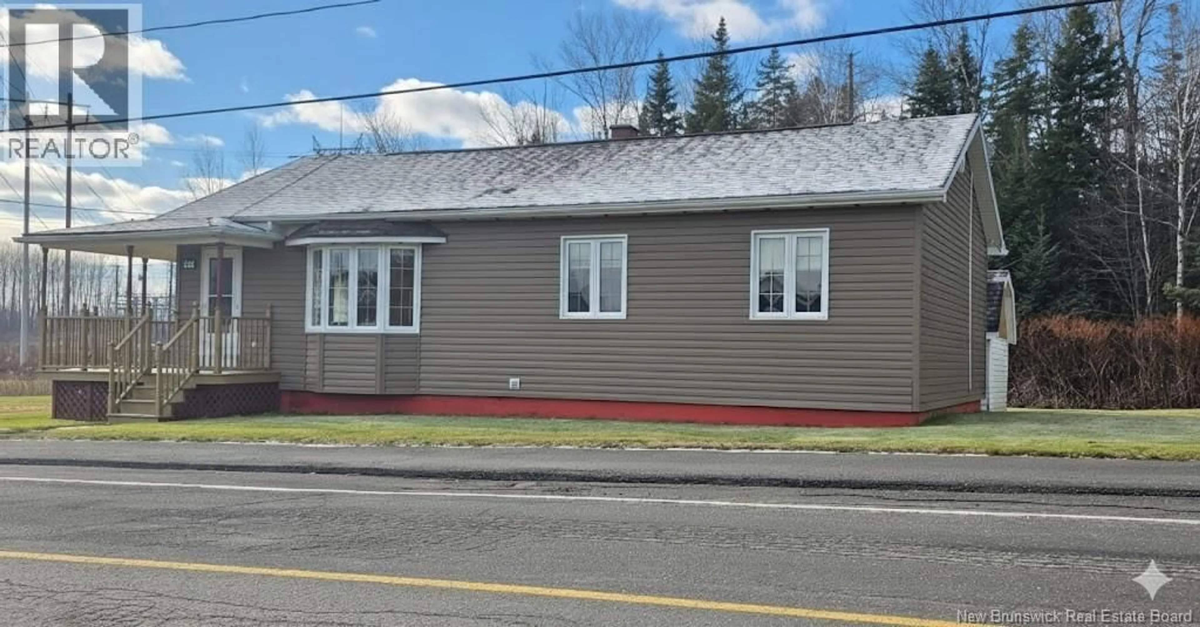 Home with vinyl exterior material, building for 106 WEST RIVER RD, Grand Falls New Brunswick E3Z1R6