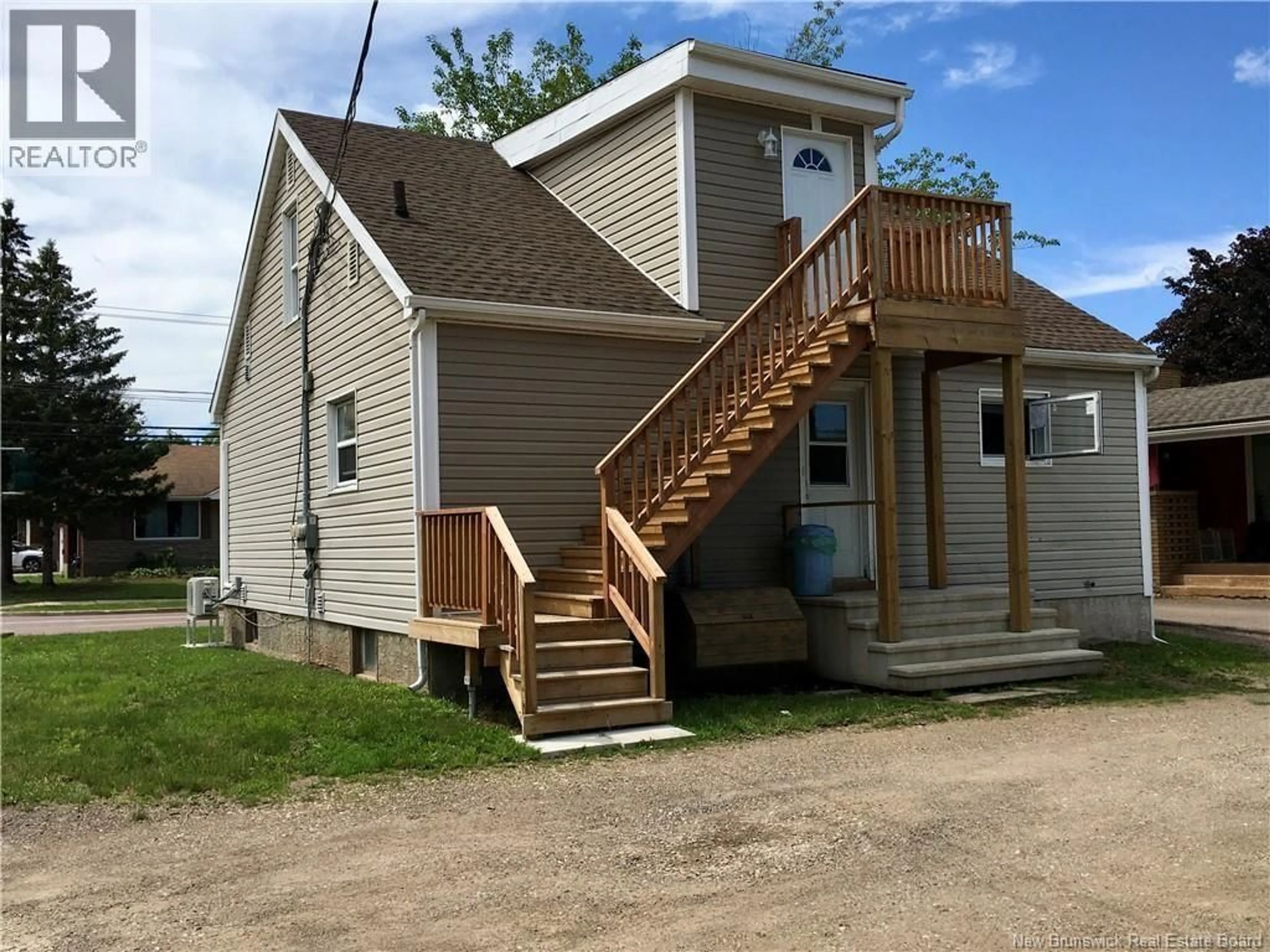 Home with vinyl exterior material, building for 137 WEST LANE LANE, Moncton New Brunswick E1C6V1