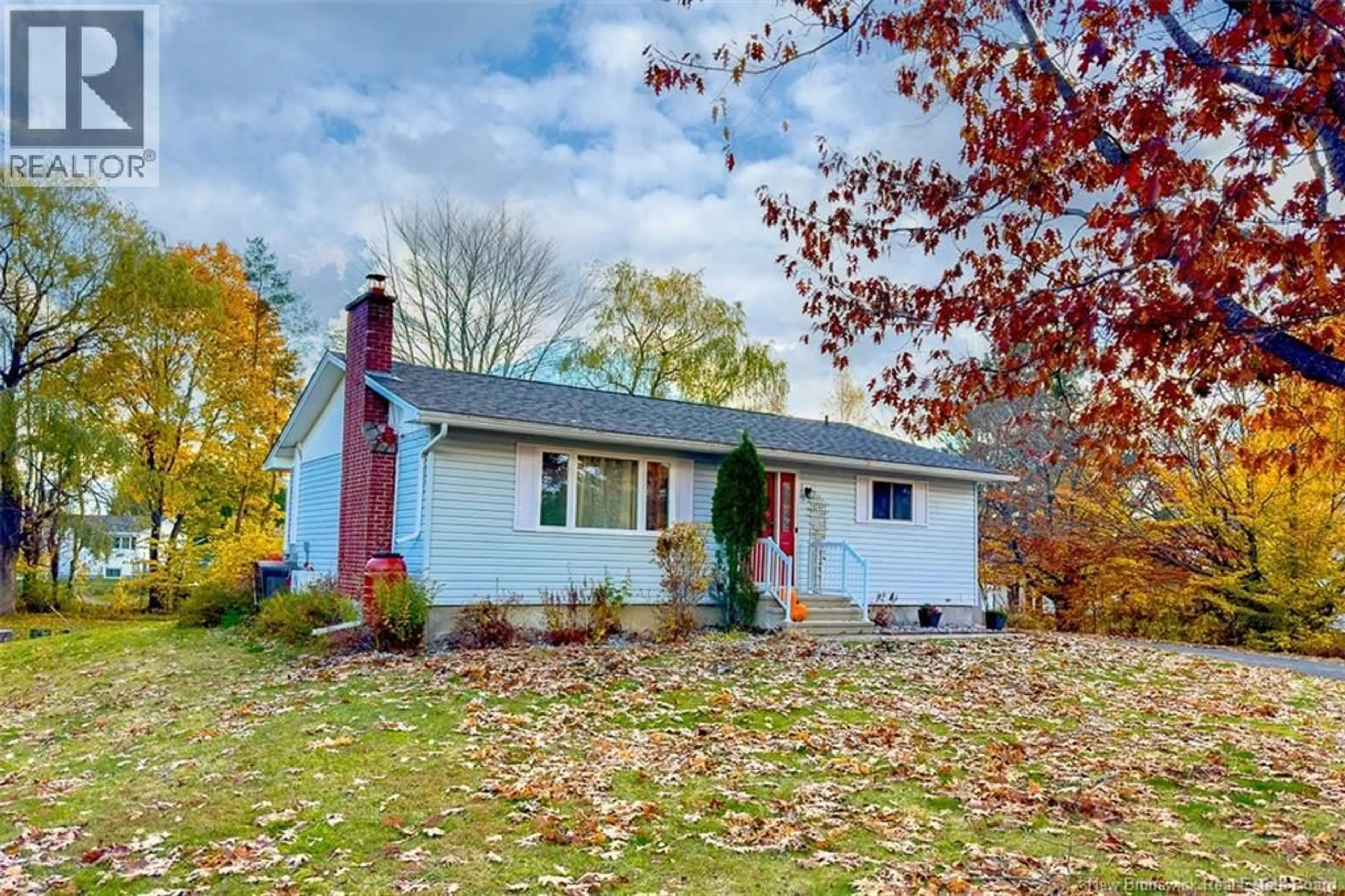Home with vinyl exterior material, street for 16 CORONATION COURT, Fredericton New Brunswick E3A4K4