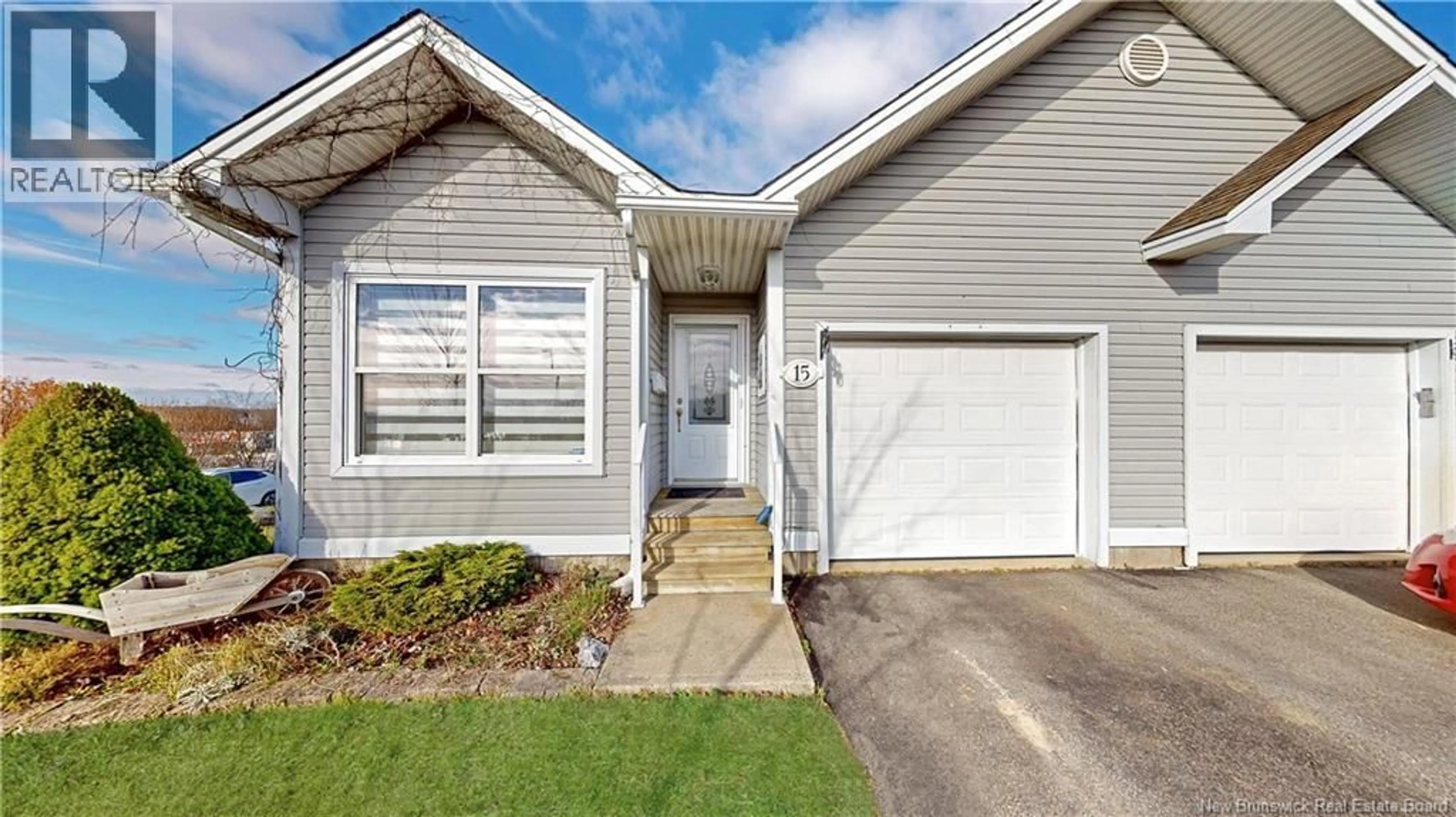 Home with vinyl exterior material, street for 15 SAINT PETERS COURT, Saint John New Brunswick E2K5N4