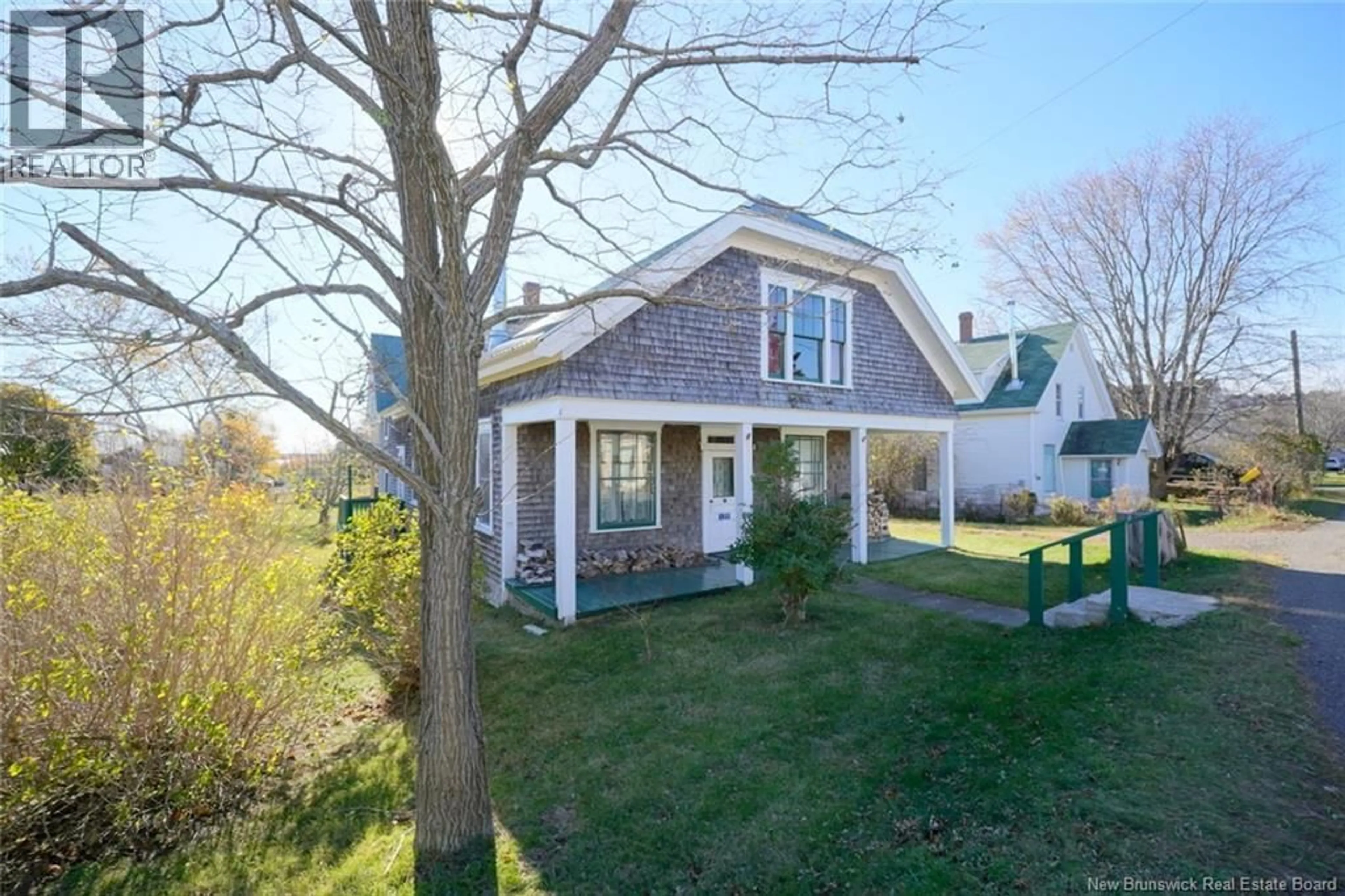 A pic from outside/outdoor area/front of a property/back of a property/a pic from drone, unknown for 131 ROUTE 776, Grand Manan New Brunswick E5G1A4