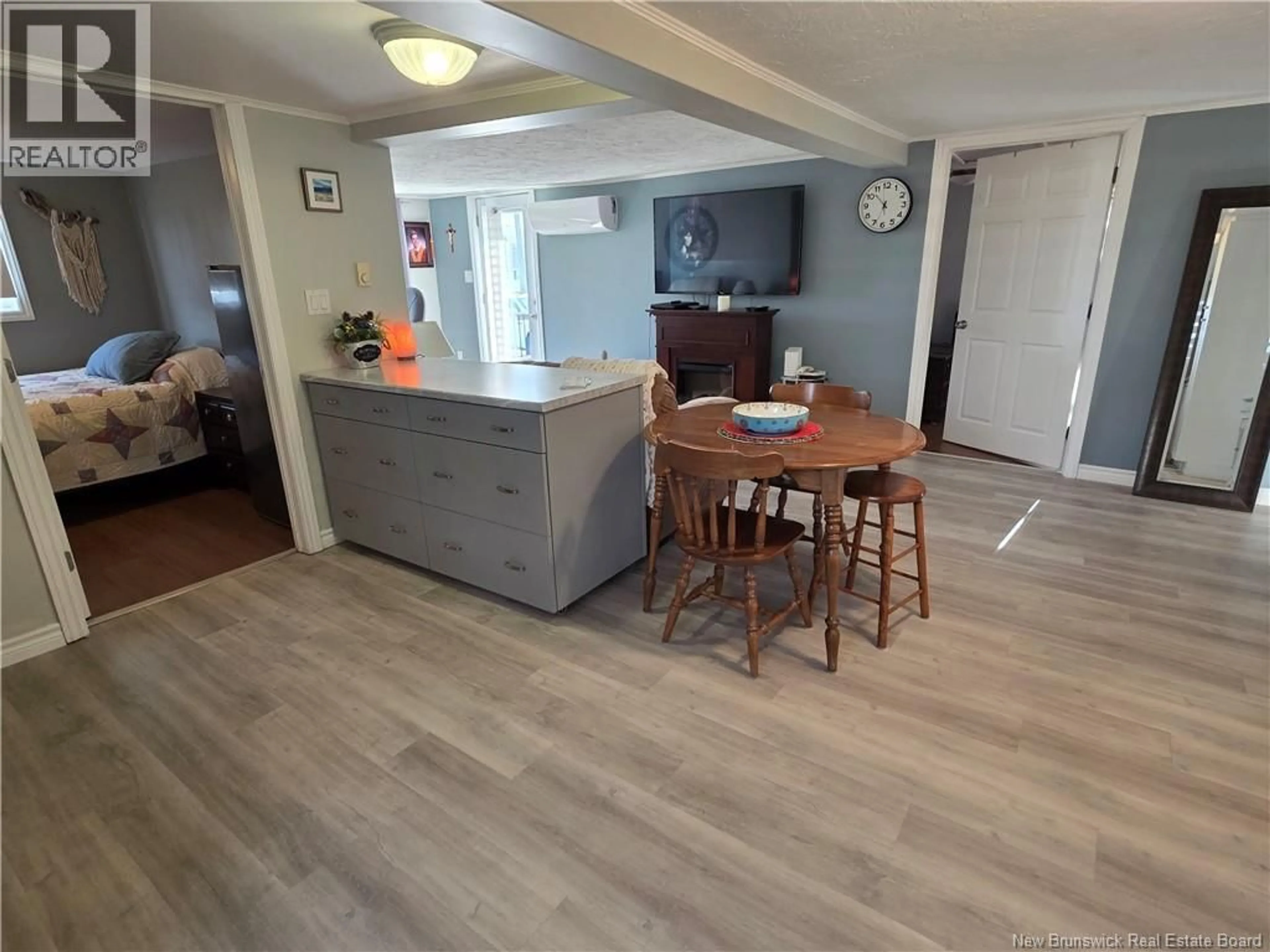 Open concept kitchen, wood/laminate floor for 4736 RTE 134, Cocagne New Brunswick E4R2Z7