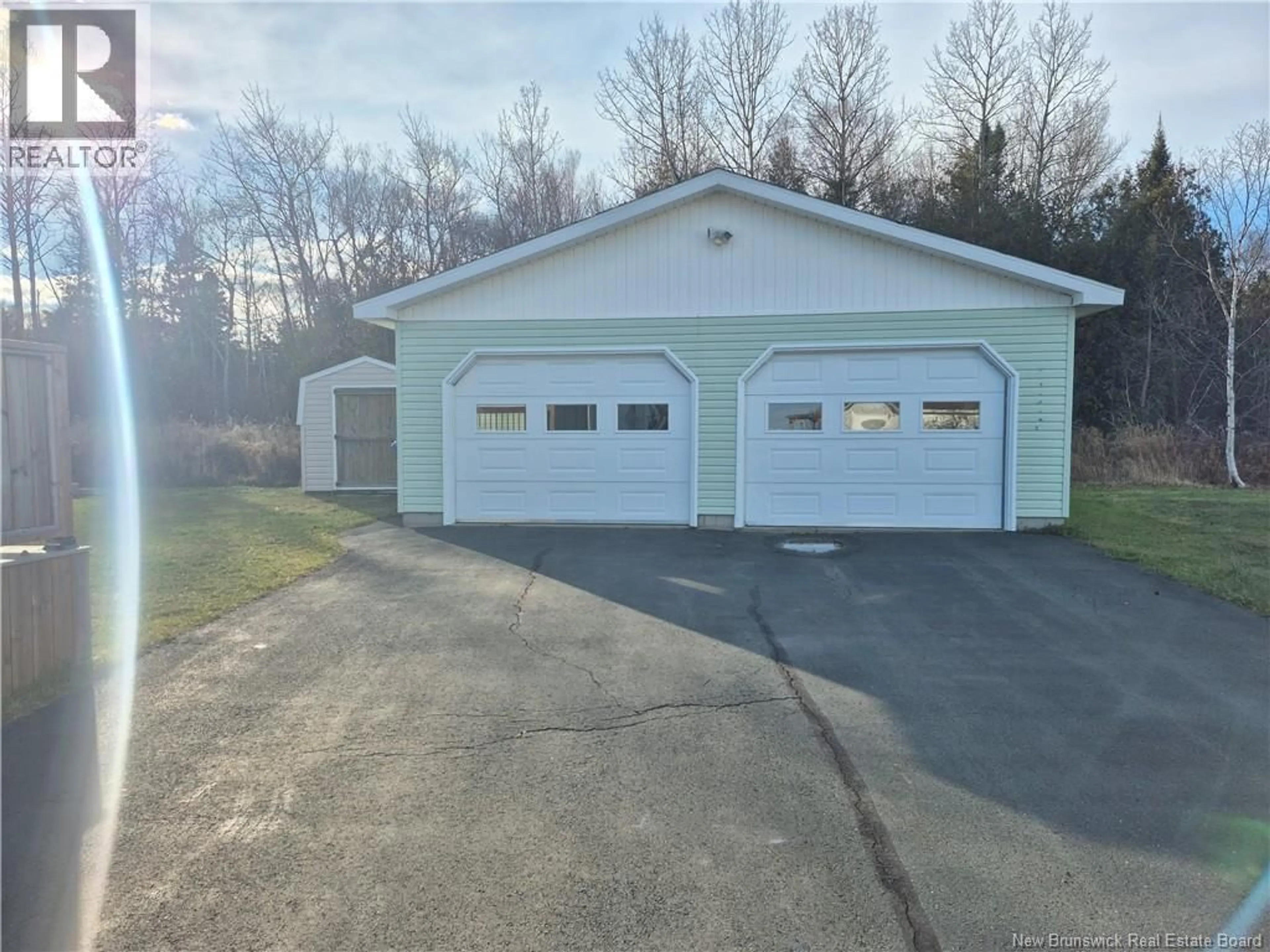 Indoor garage for 540 RUE DES CEDRES, Petit-Rocher New Brunswick E8J1P9