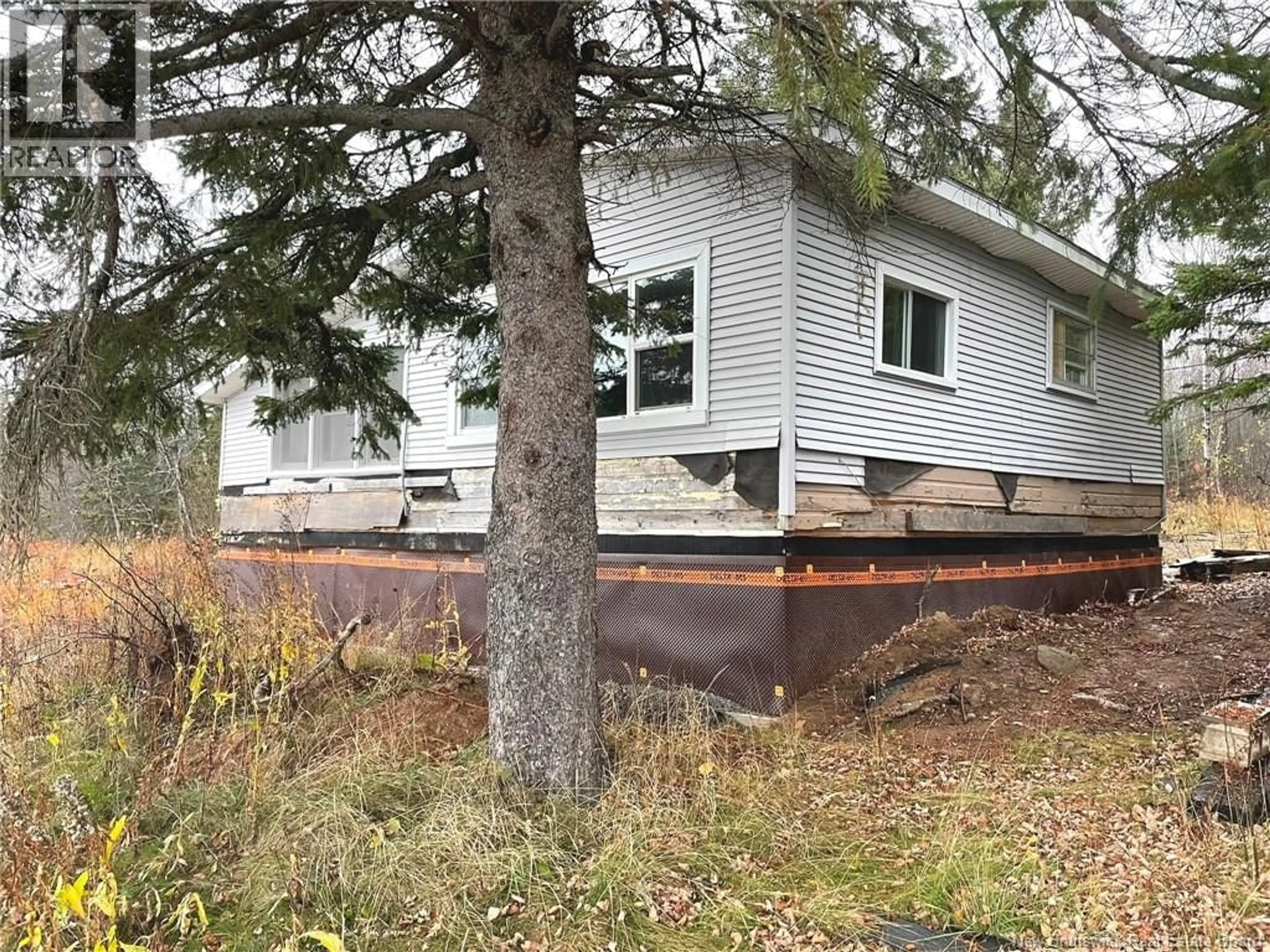 Home with vinyl exterior material, unknown for 53 COUNTRY, Shediac River New Brunswick E4R2A9