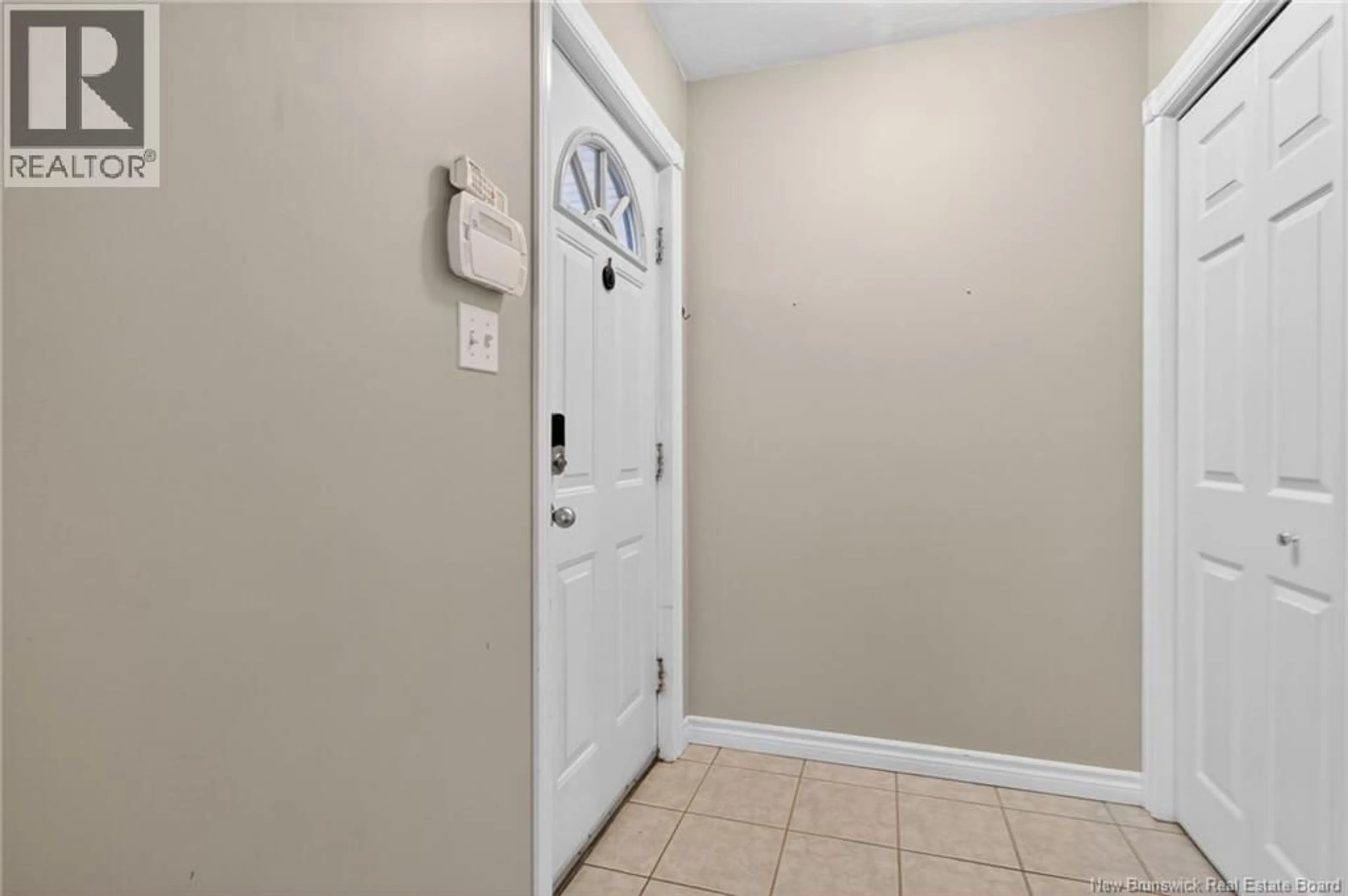 Indoor entryway for 24 BRIARLEA DRIVE, Moncton New Brunswick E1G2E9